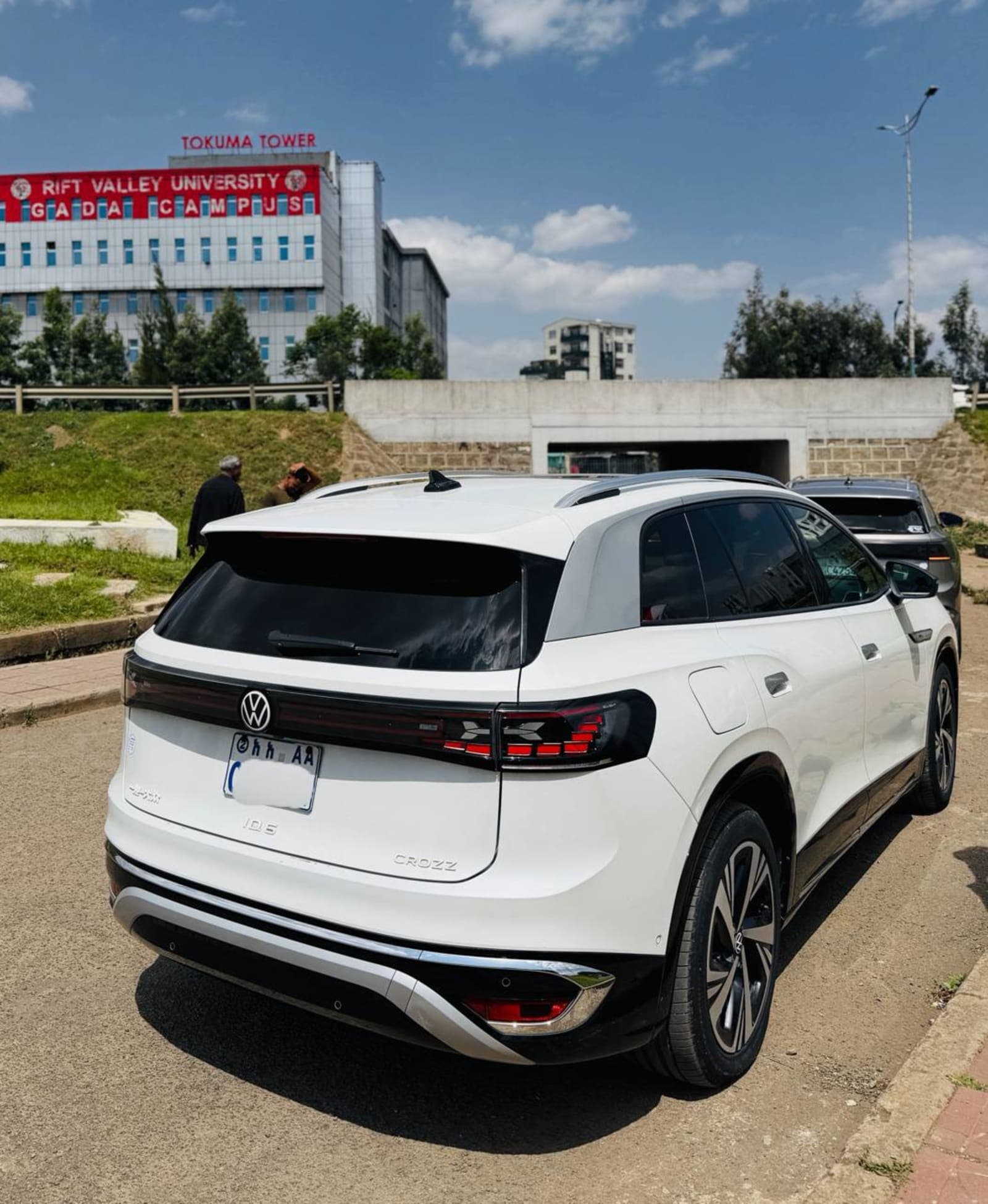 2024 Volkswagen ID.6 crozz Pro — photo 1