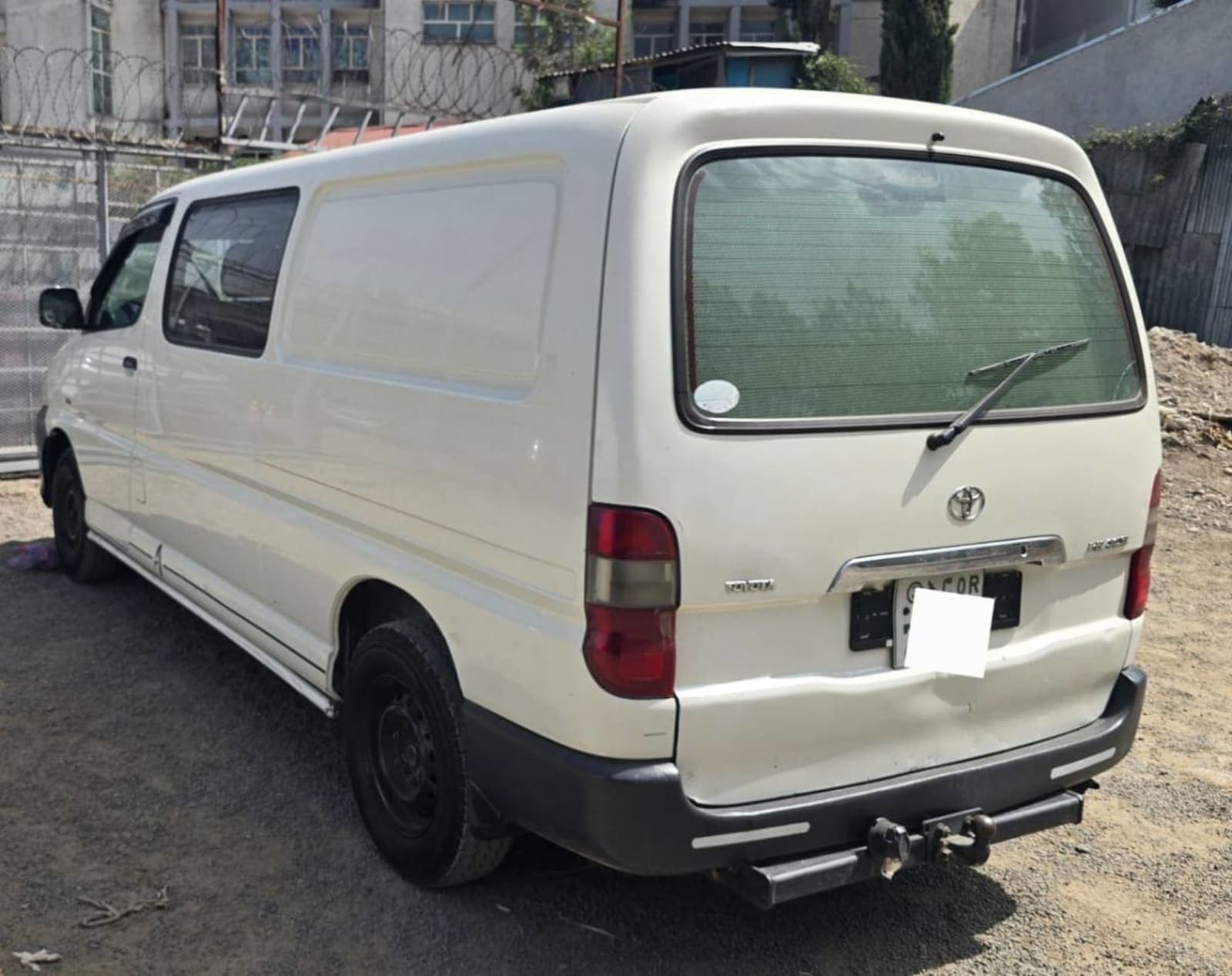 2009 Toyota Hiace Dolphin — photo 5