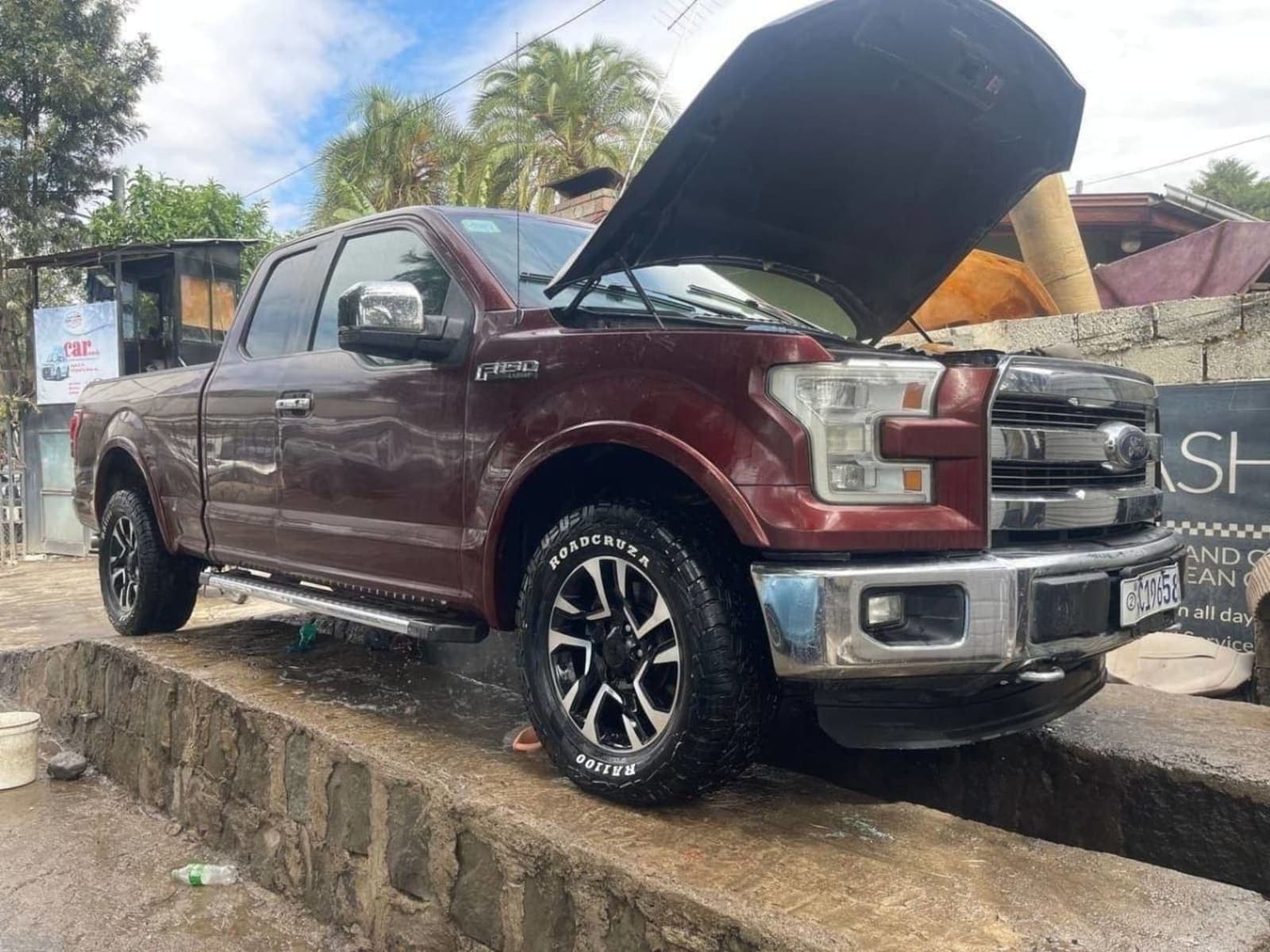 2017 Ford F-150 Lariet — photo 2