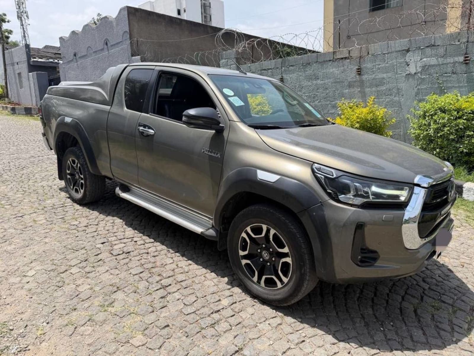 2021 Toyota Hilux Invincible X-Cab — photo 2