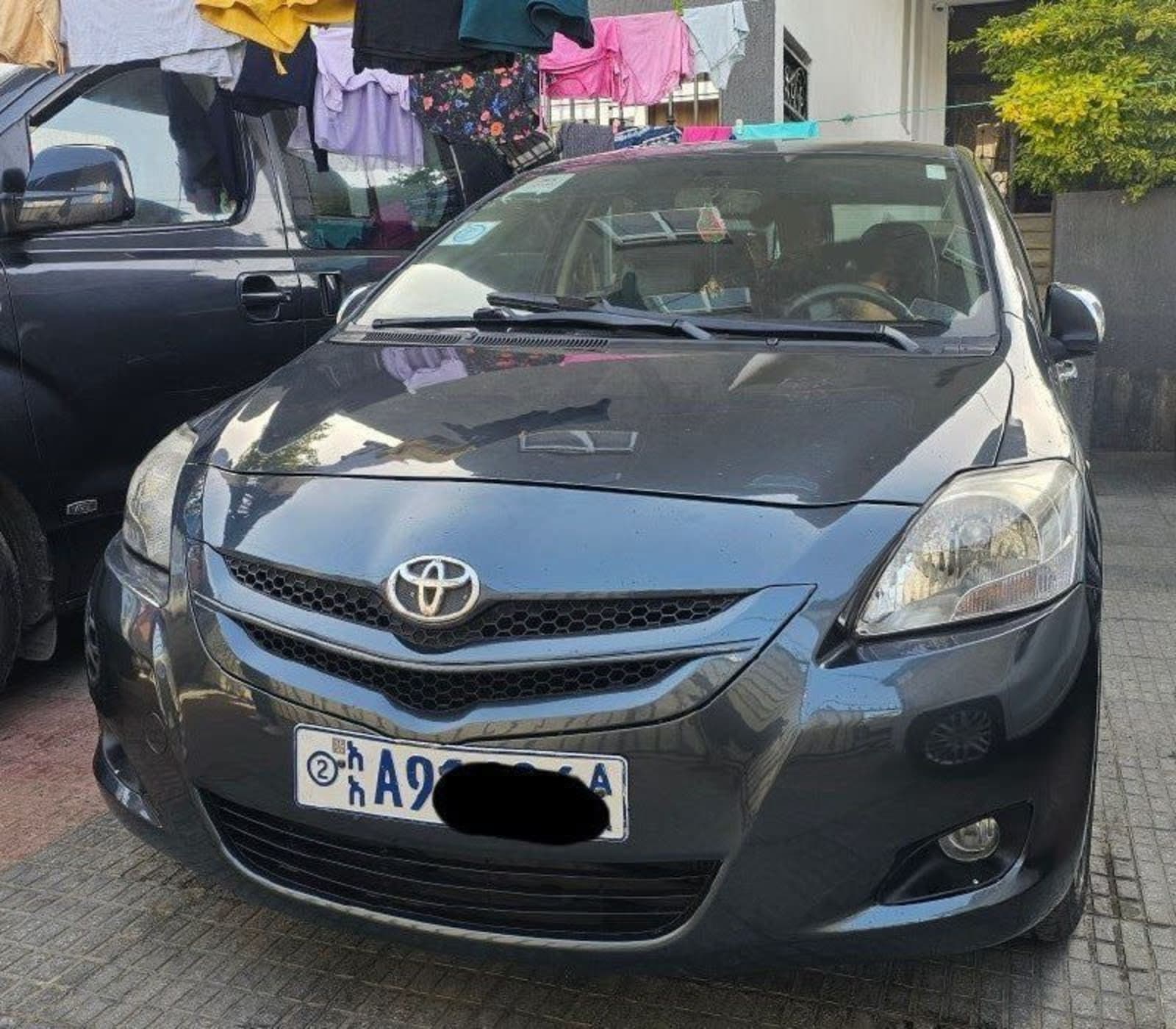 2008 Toyota Yaris Sedan — photo 5