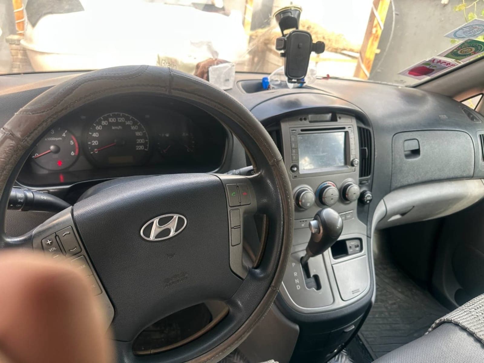 2015 Hyundai Grand Starex — photo 2