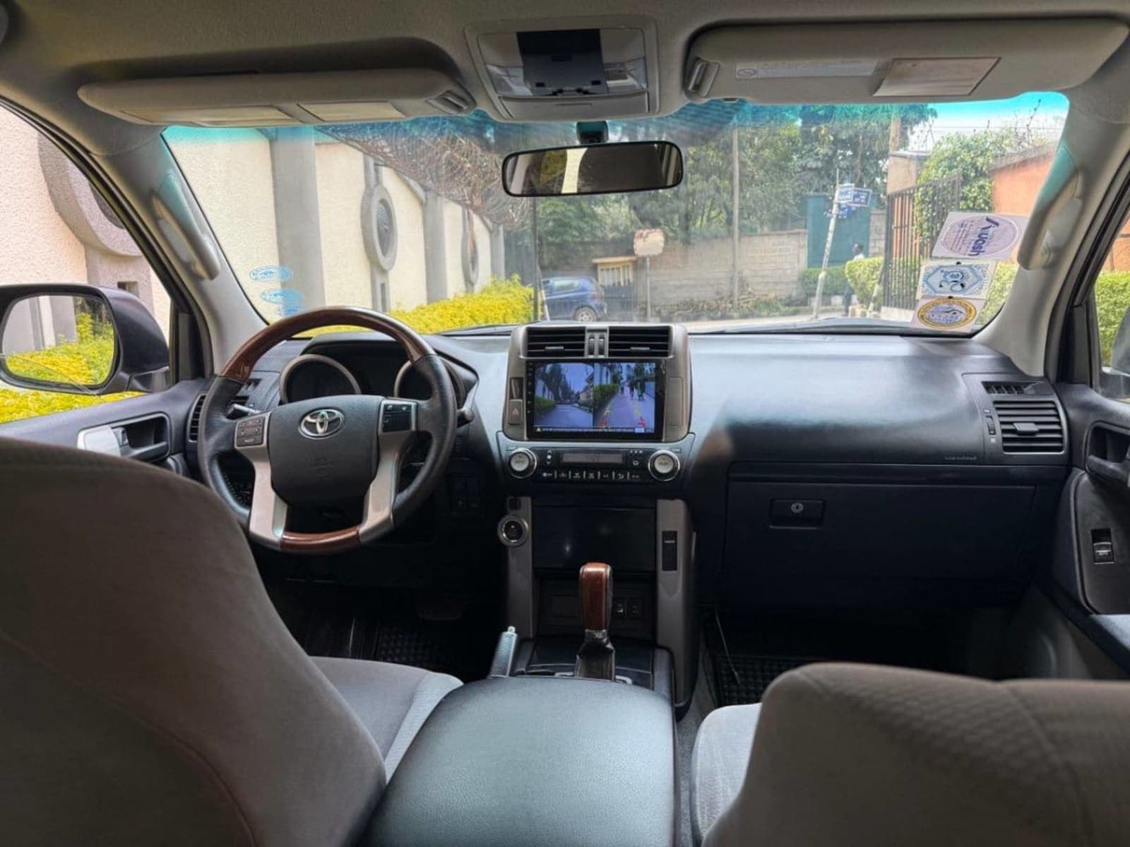 2012 Toyota Land Cruiser Prado — photo 2