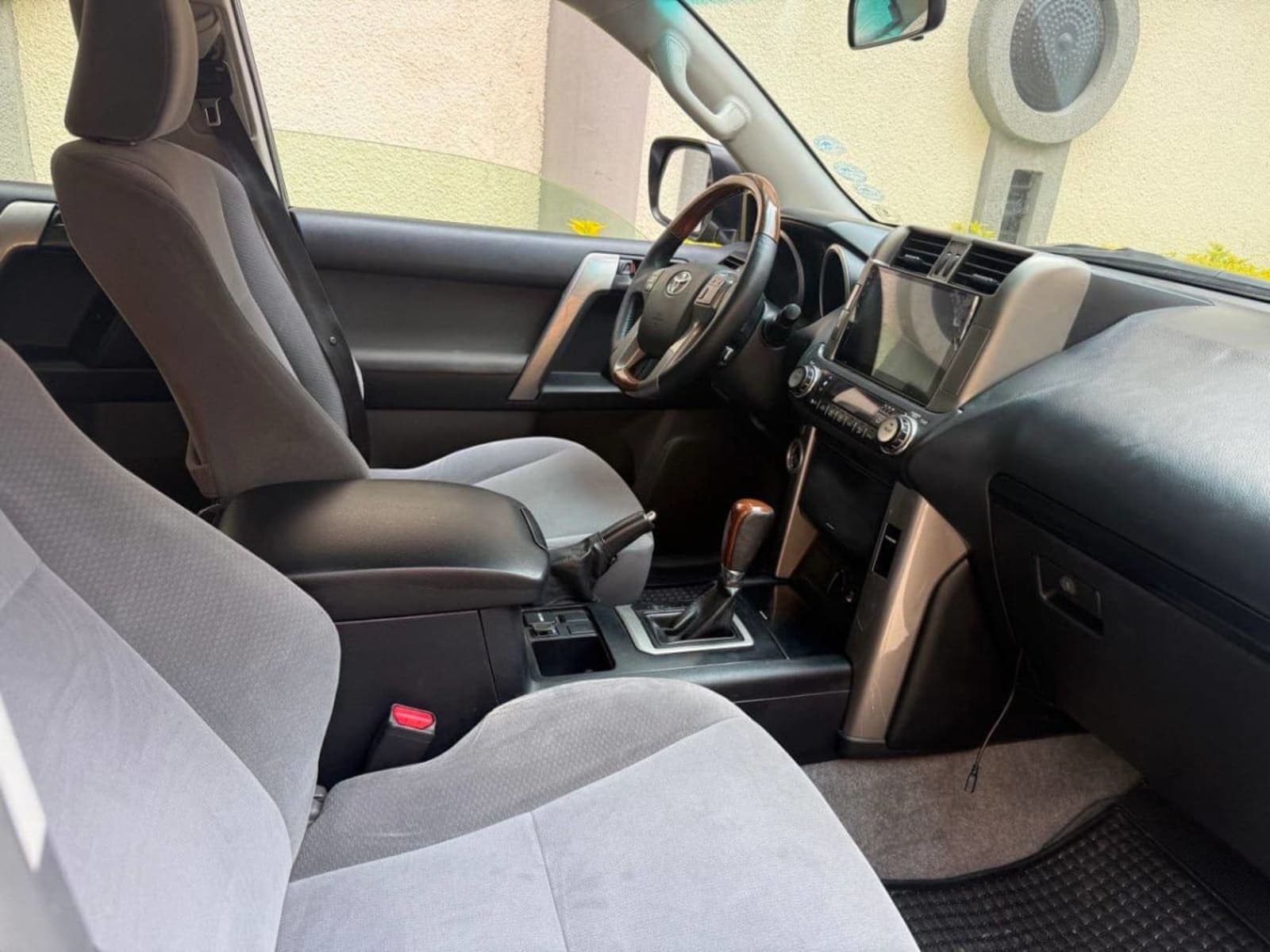 2012 Toyota Land Cruiser Prado — photo 5