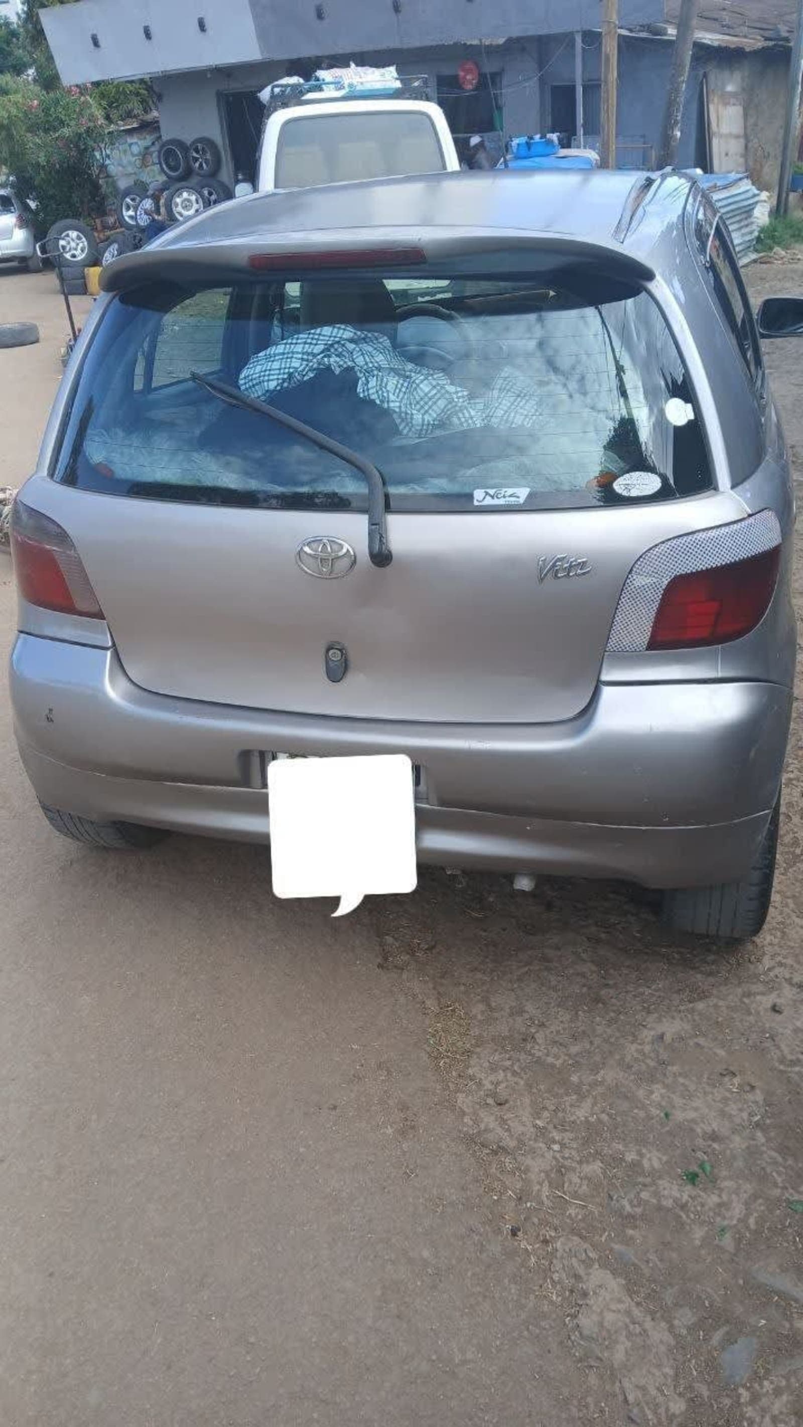 2001 Toyota Vitz — photo 1