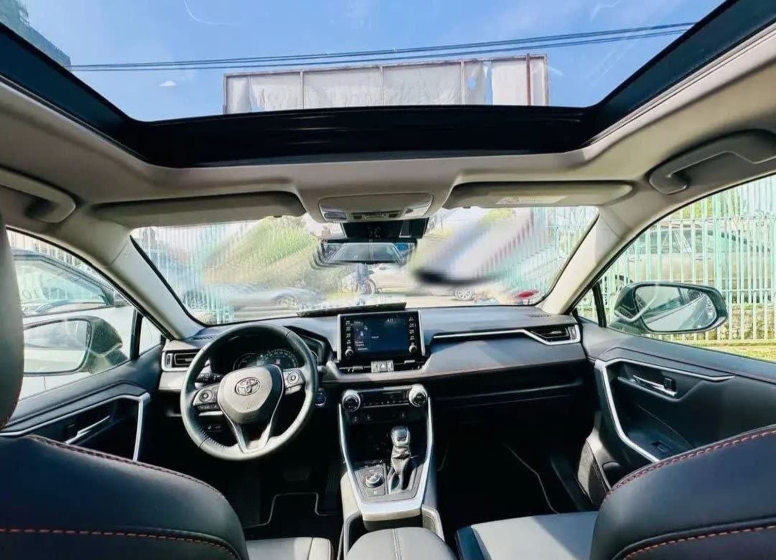 2023 Toyota Rav4 — photo 2