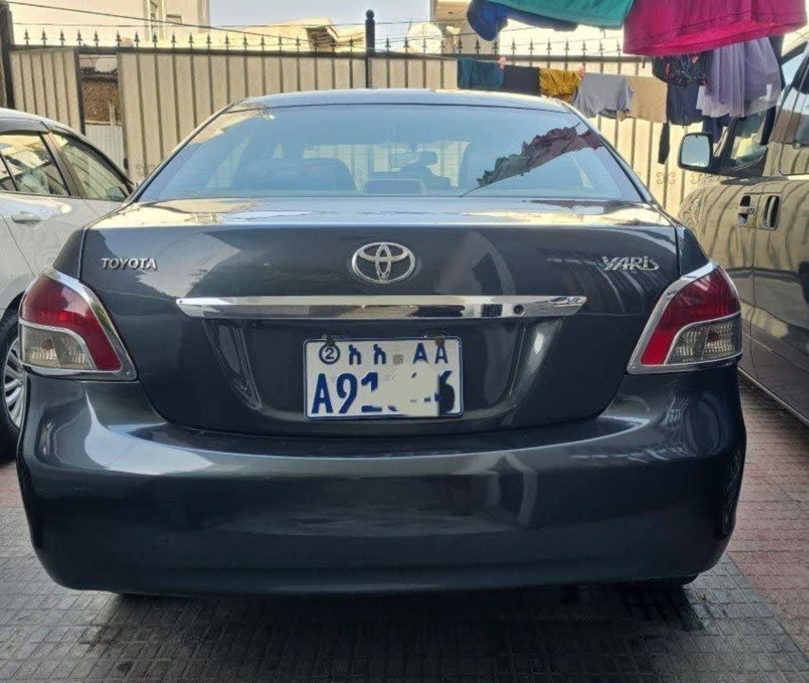 2008 Toyota Yaris Sedan — photo 3