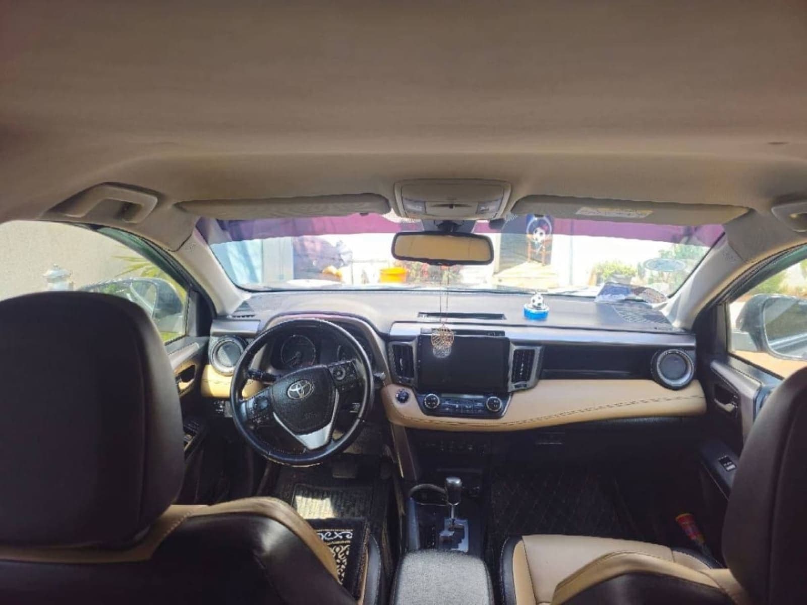 2017 Toyota Rav4 — photo 2