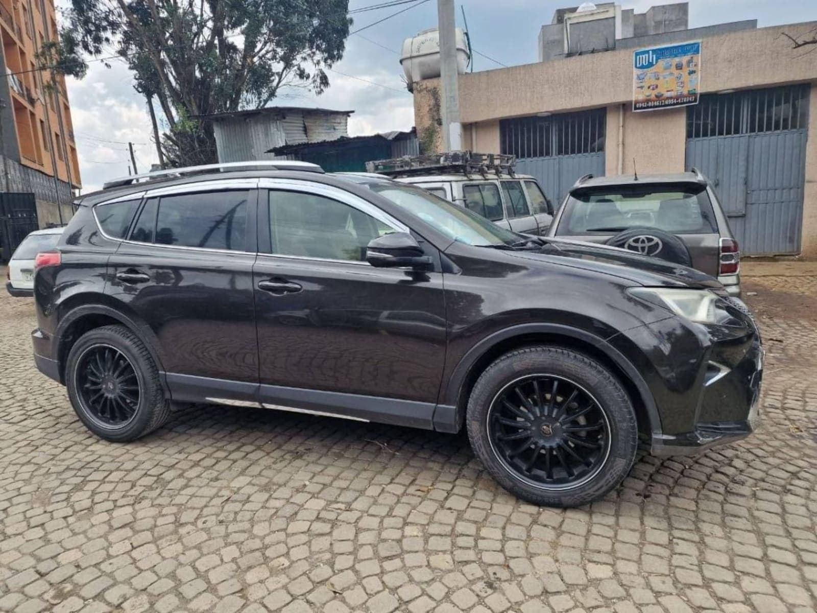 2017 Toyota Rav4 — photo 4