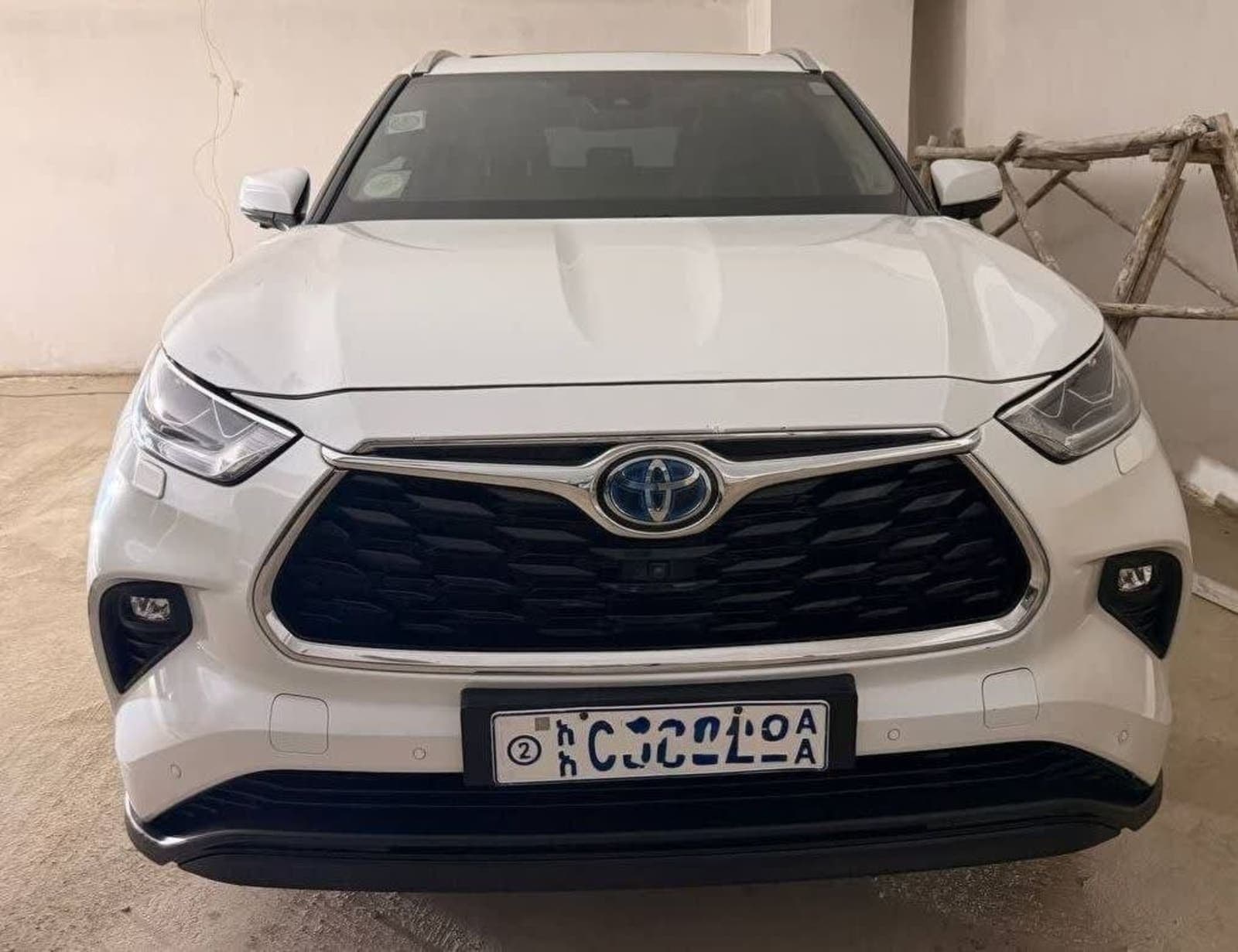 2024 Toyota Highlander — photo 1