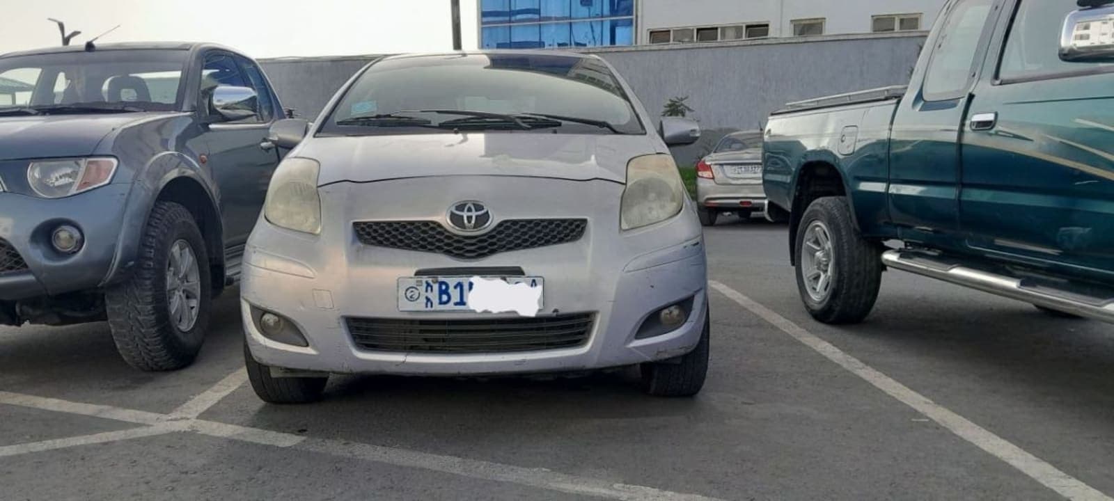 2009 Toyota Yaris Compact — photo 4
