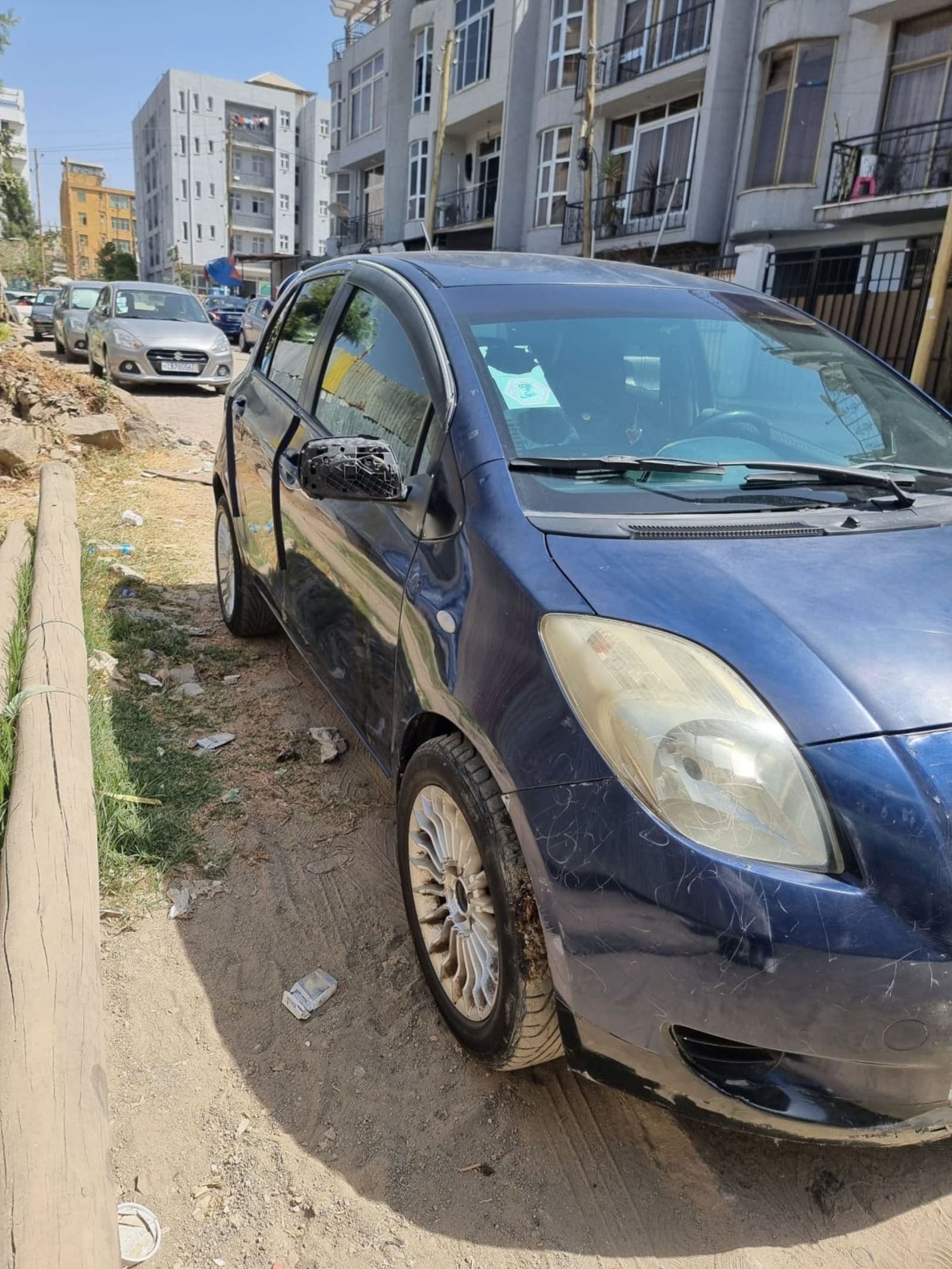 2005 Toyota Yaris compact — photo 2