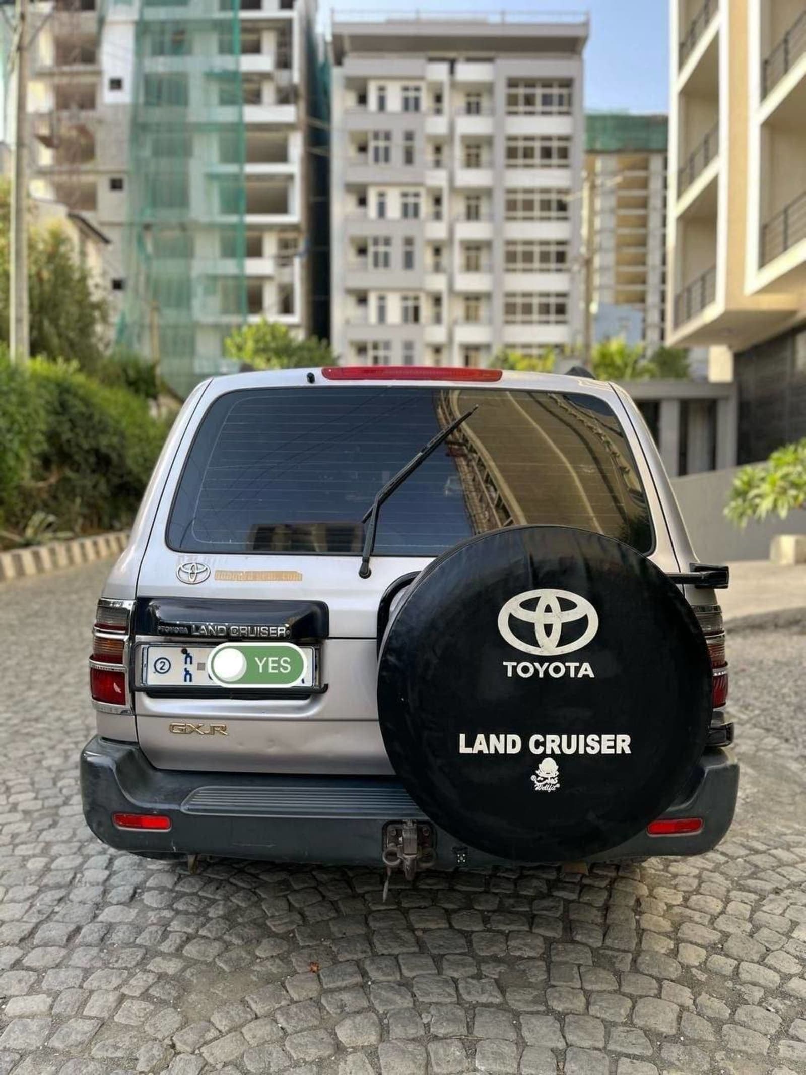 2000 Toyota Landcruiser 105 — photo 1