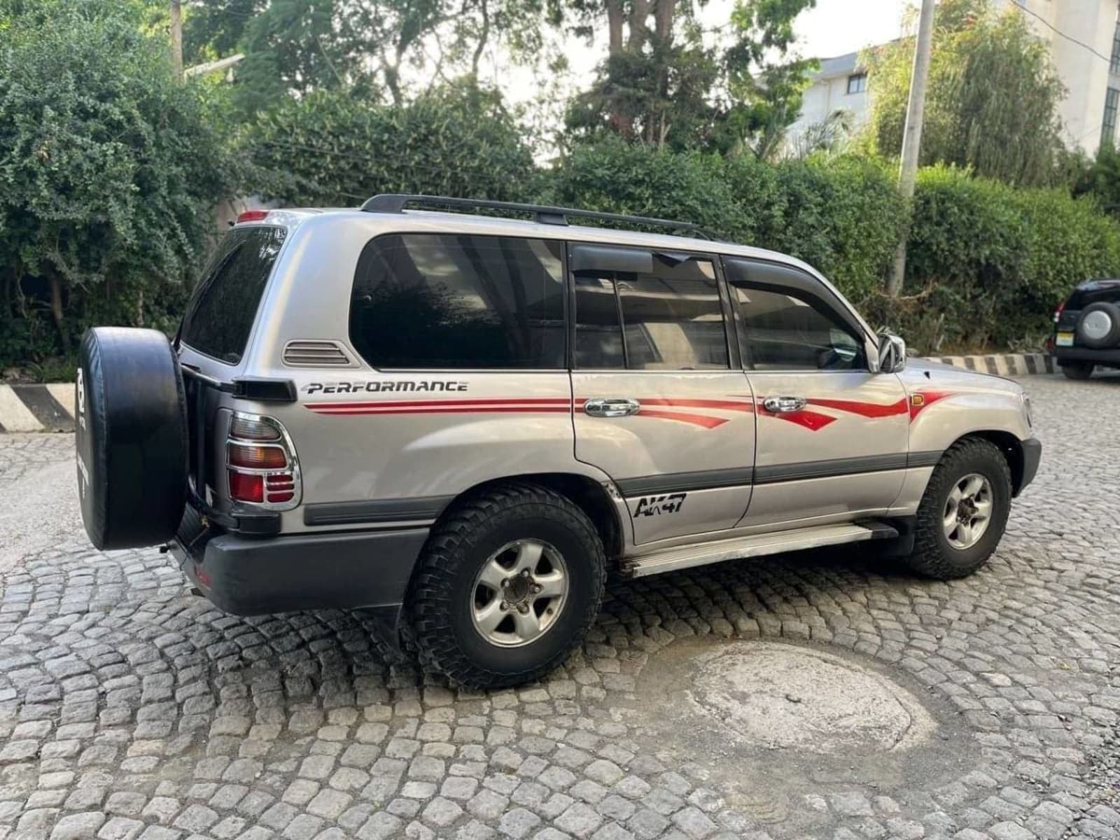 2000 Toyota Landcruiser 105 — photo 2