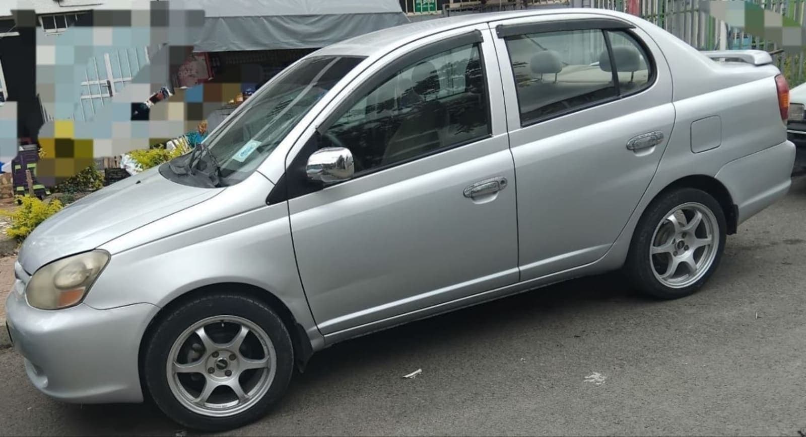 2005 Toyota Platz — photo 4