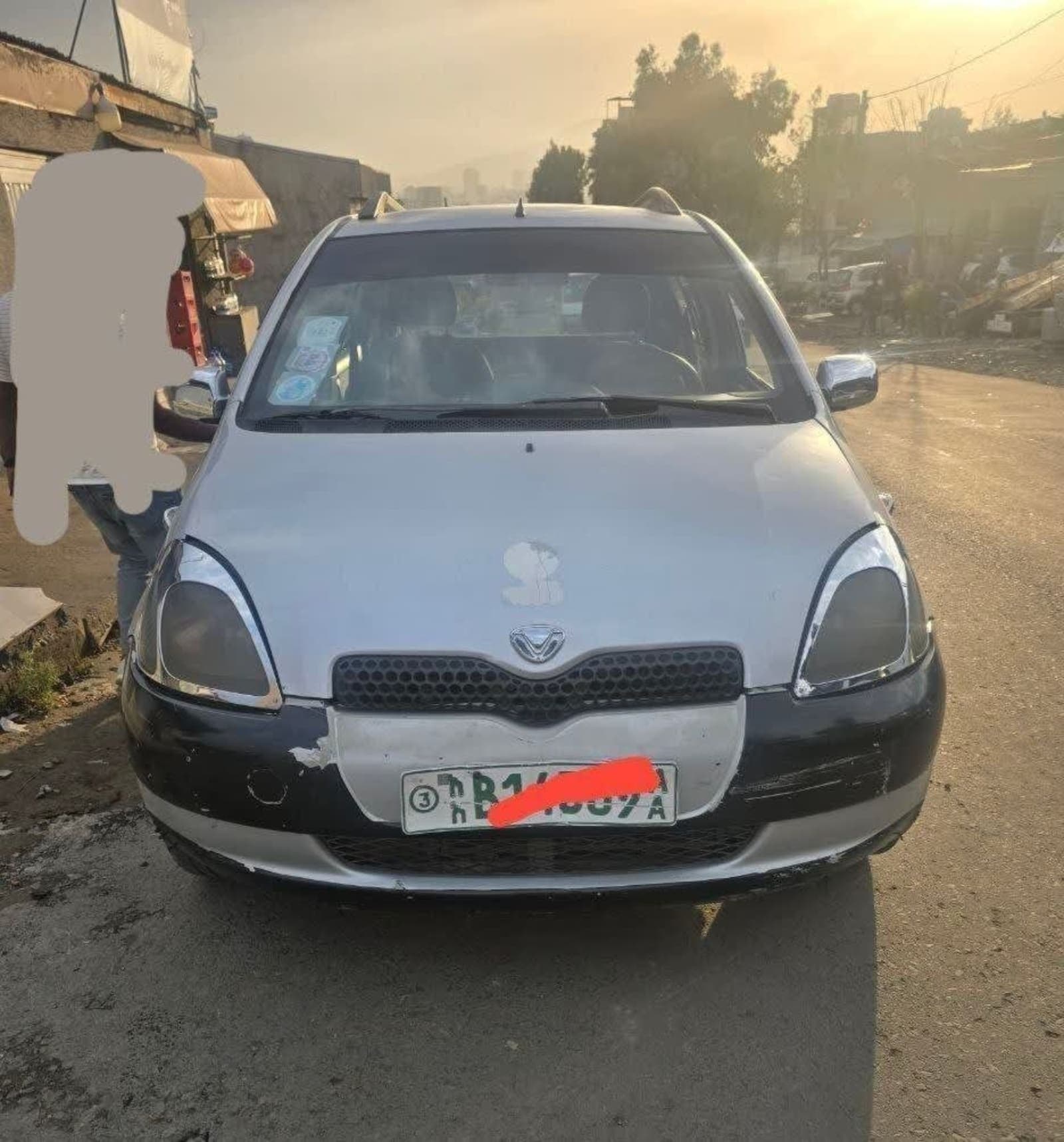 2001 Toyota Vitz — photo 1