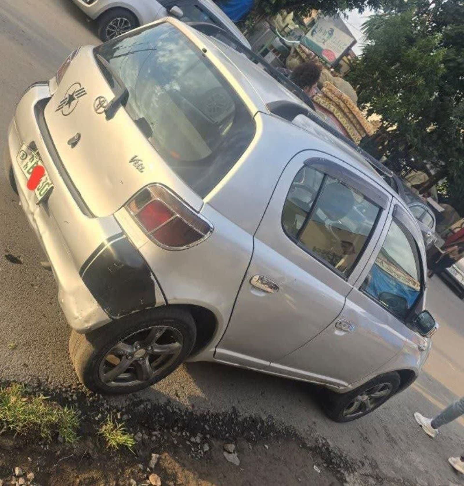 2001 Toyota Vitz — photo 2