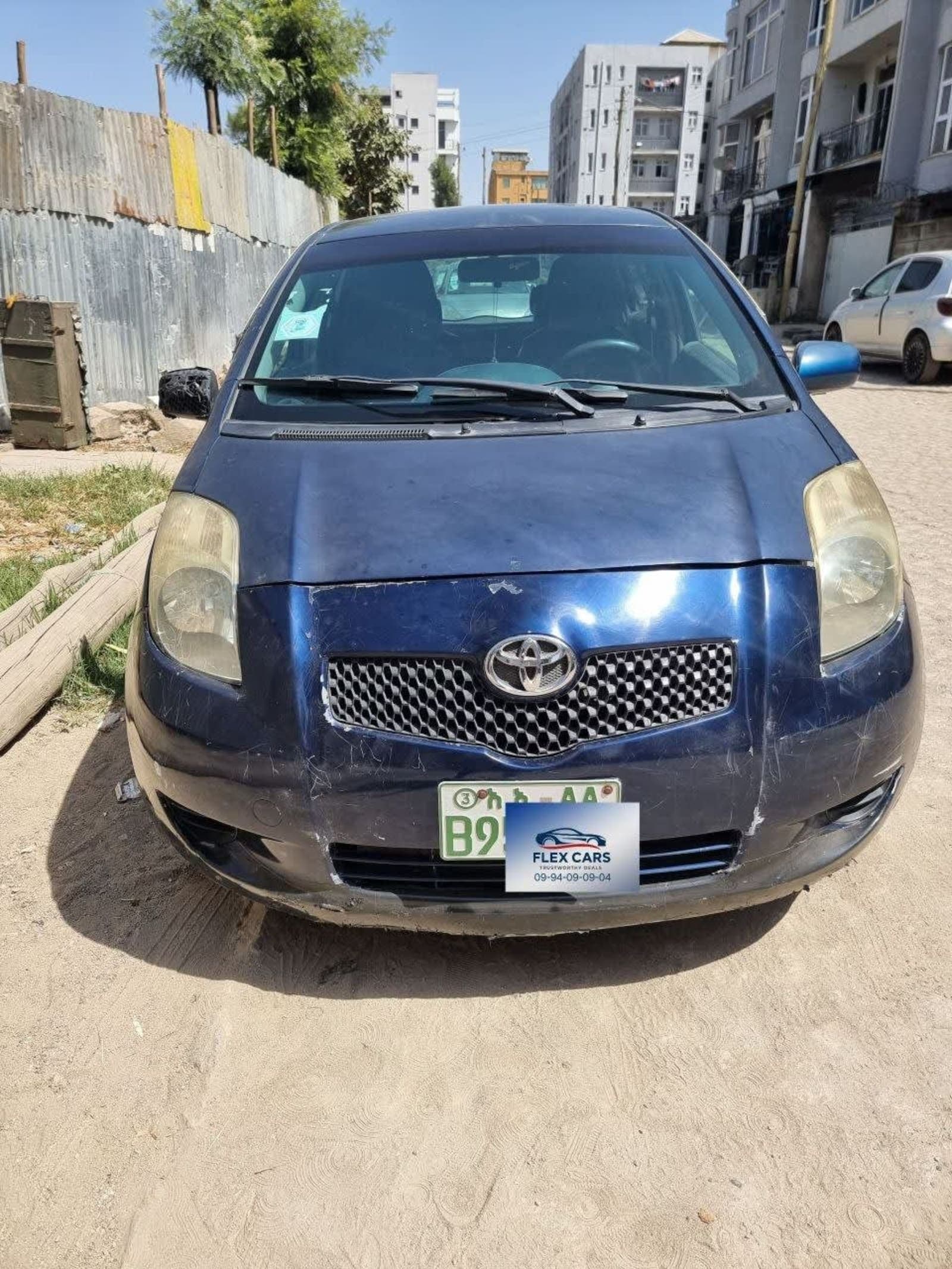 2005 Toyota Yaris Compact — photo 4