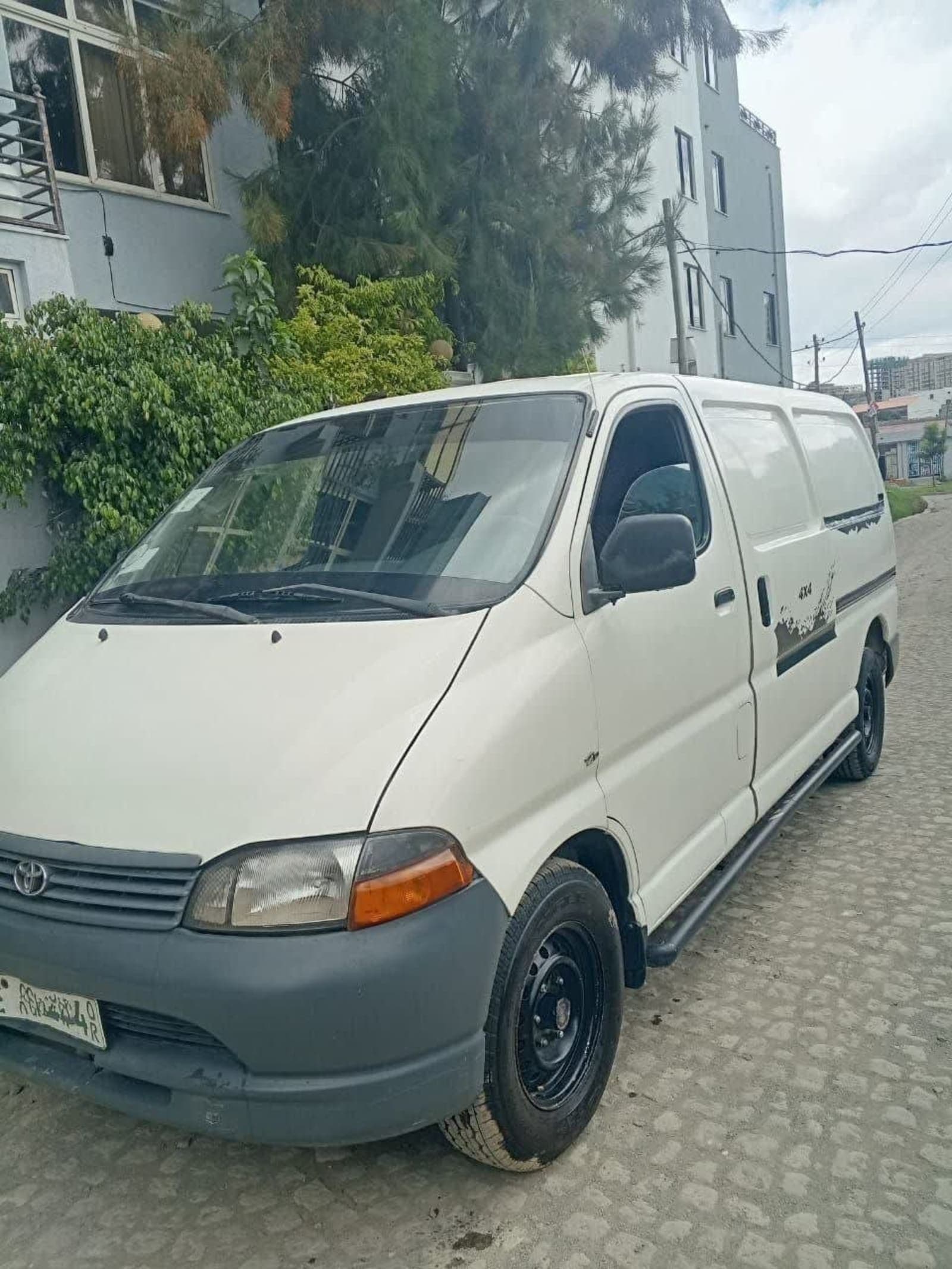 2003 Toyota Dolfin Fabrica Van — photo 2