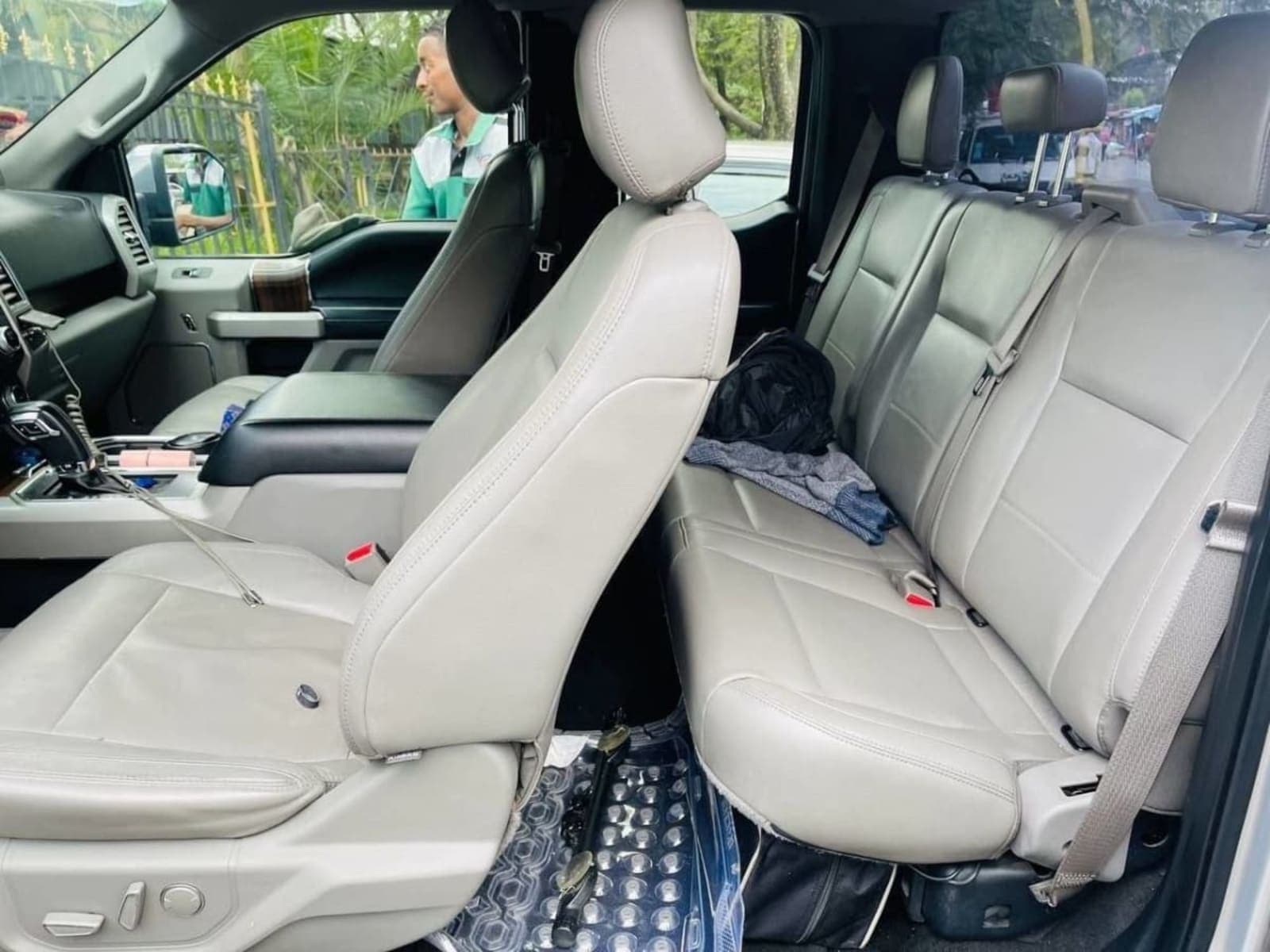 2017 Ford F150 Laret โ photo 2
