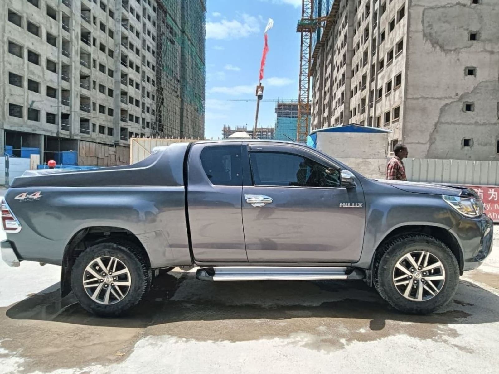 2017 Toyota Hilux Revo — photo 3