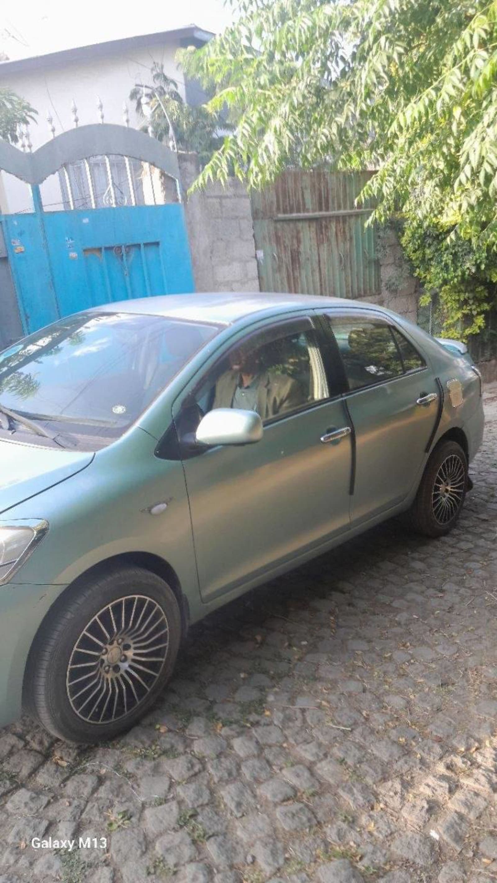 2009 Toyota Yaris — photo 2