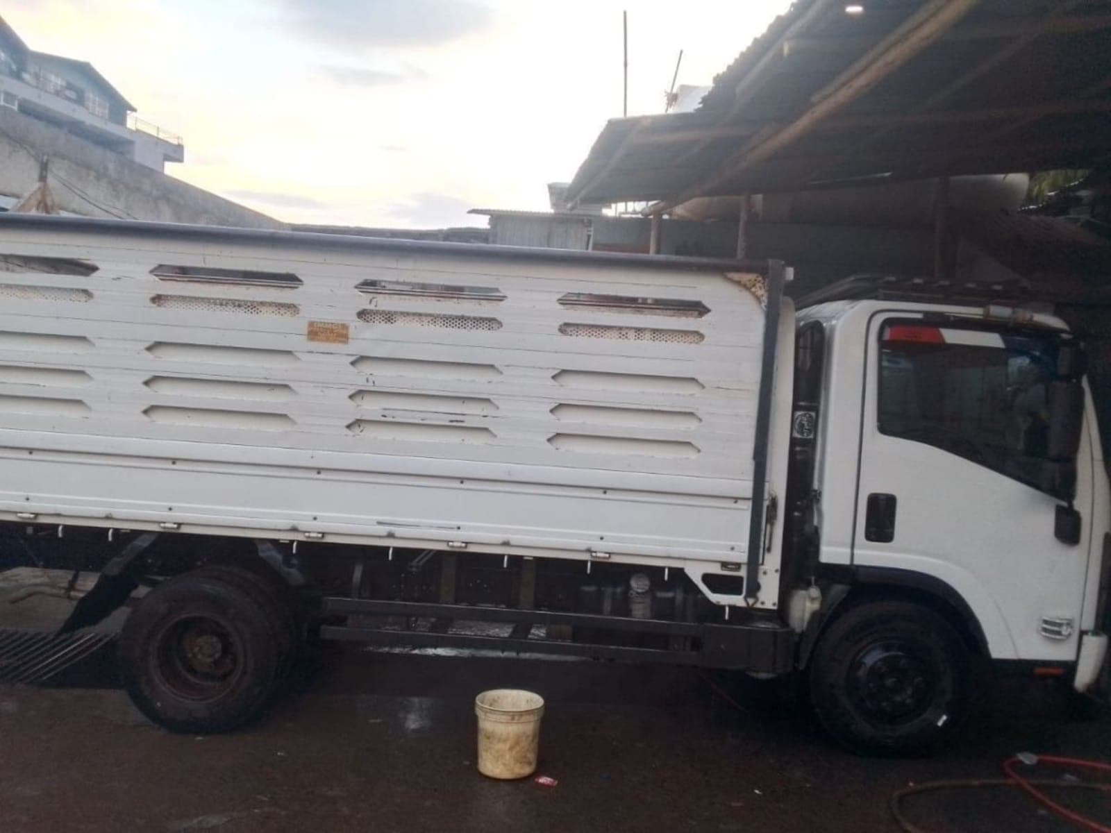 2023 Isuzu Obama โ photo 2