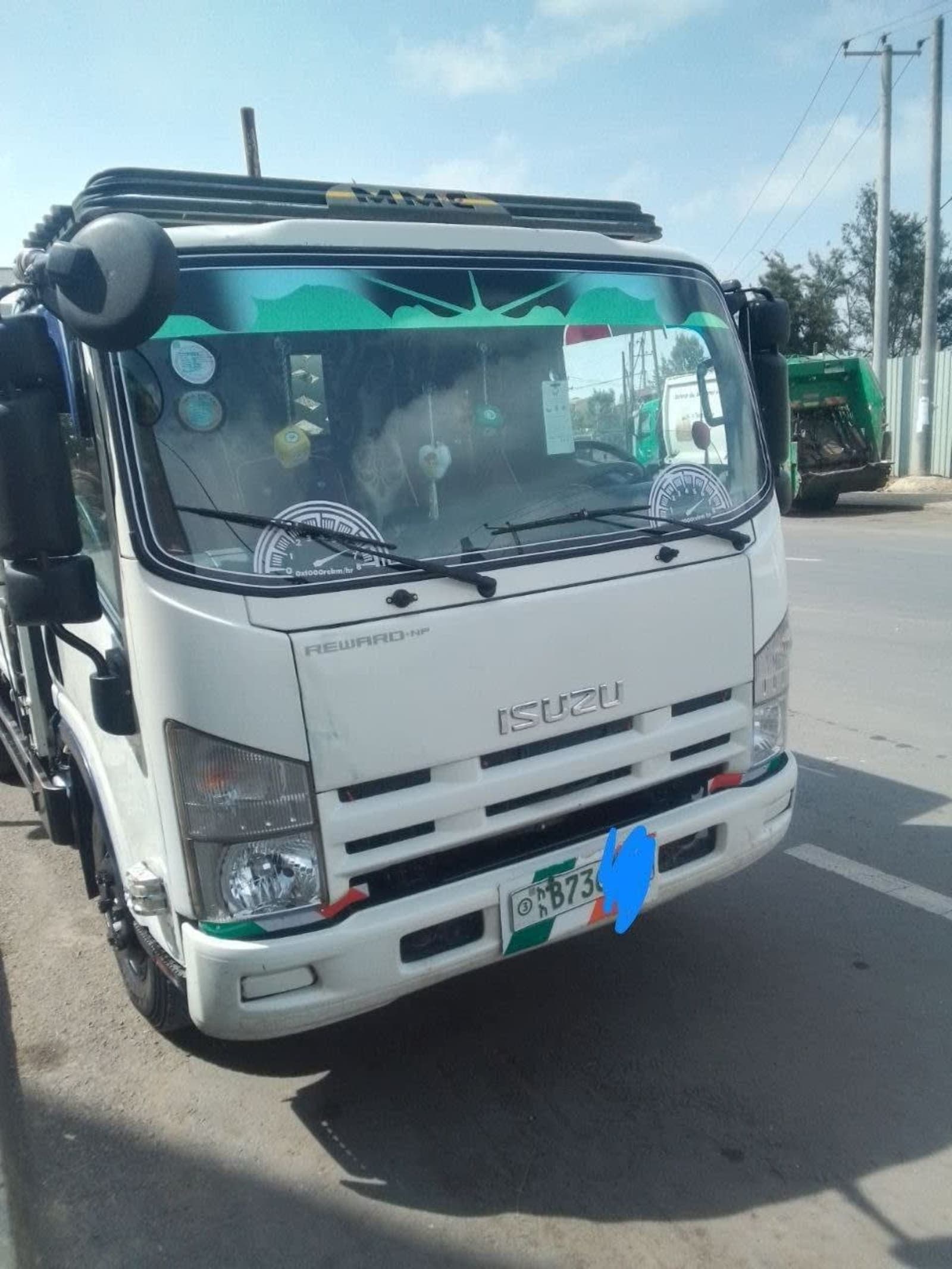 2023 Isuzu Obama โ photo 3
