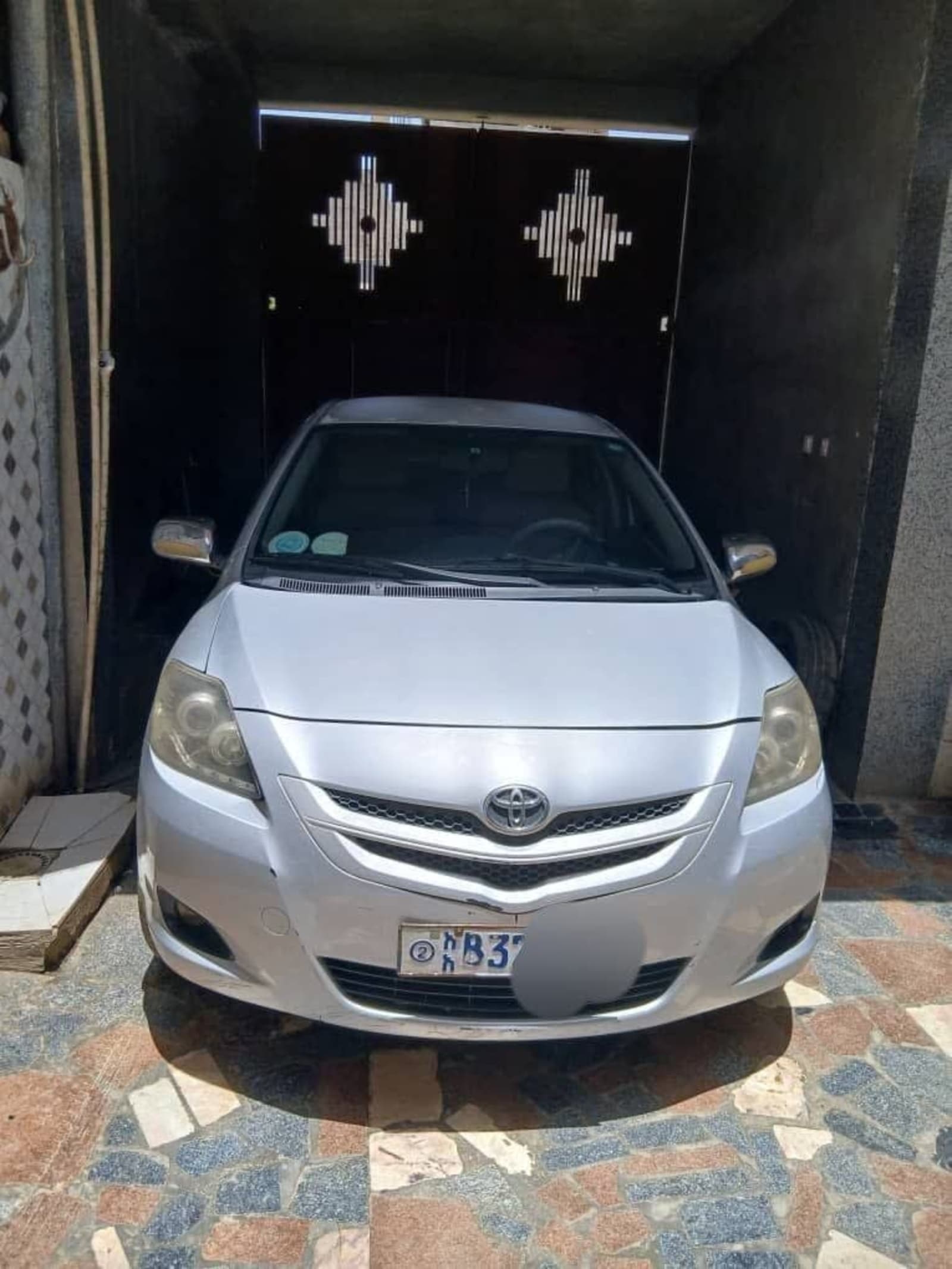 2008 Toyota Yaris Belta — photo 1