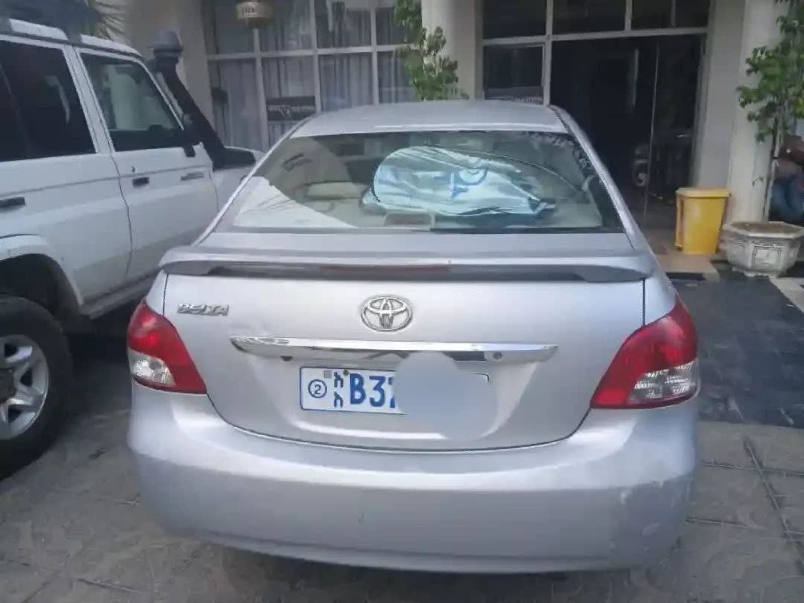 2008 Toyota Yaris Belta — photo 2