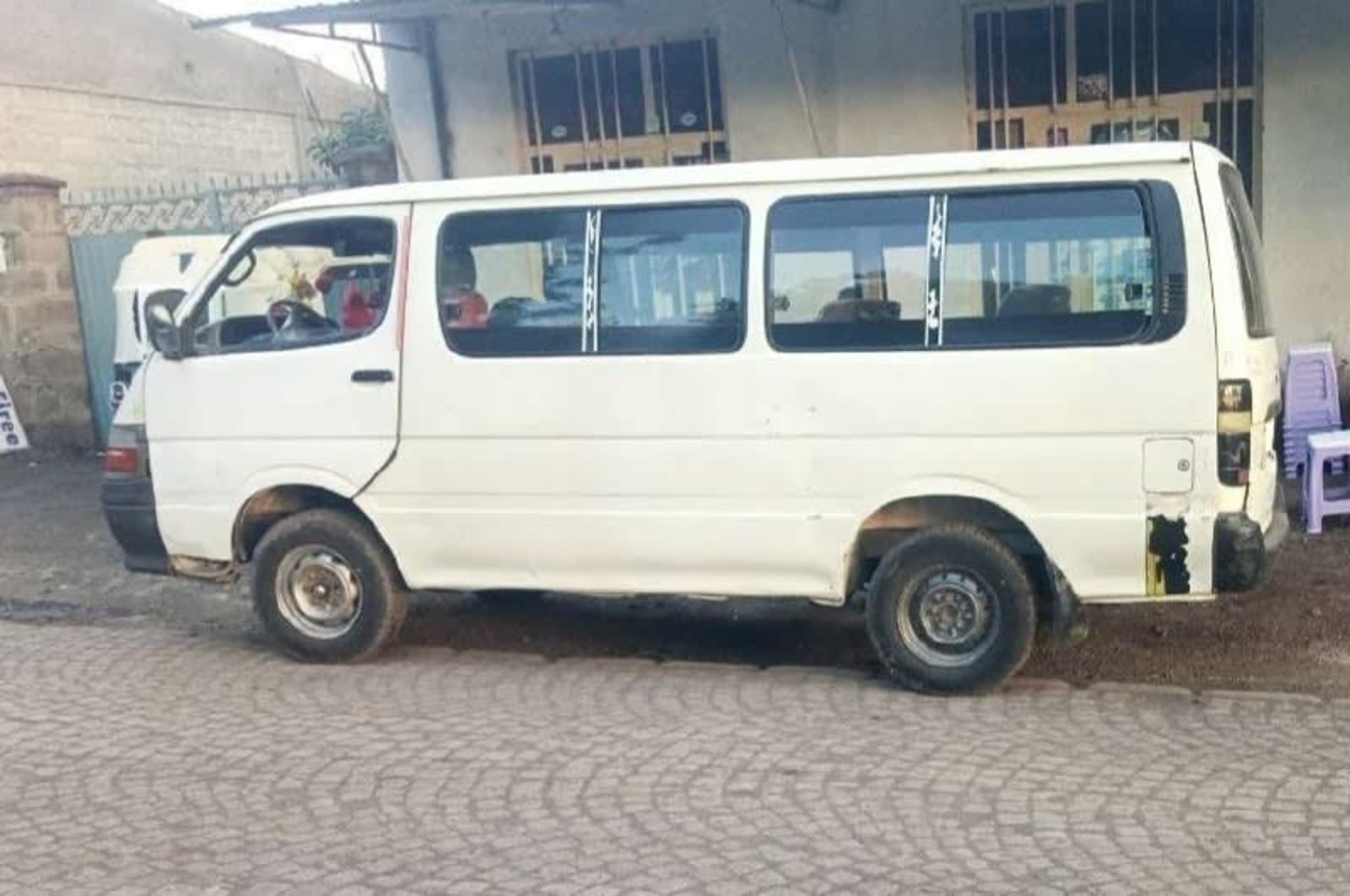 2004 TOYOTA 2RZ — photo 3