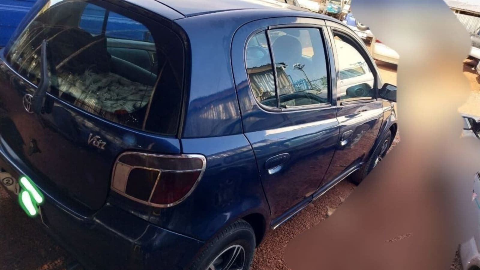 2000 Toyota Vitz — photo 1