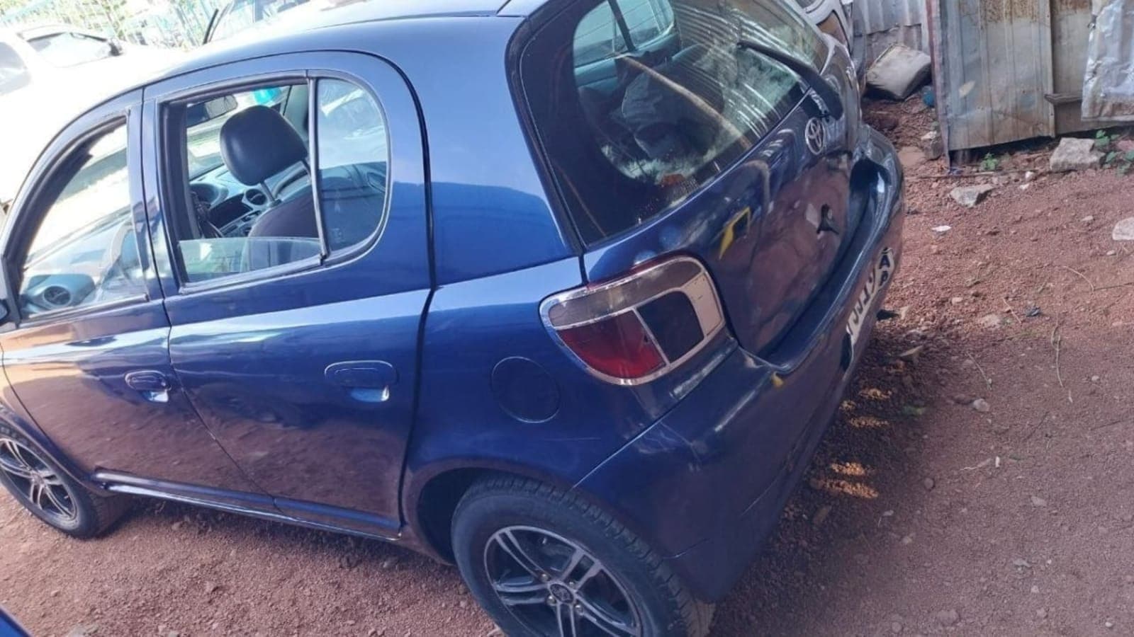 2000 Toyota Vitz — photo 3