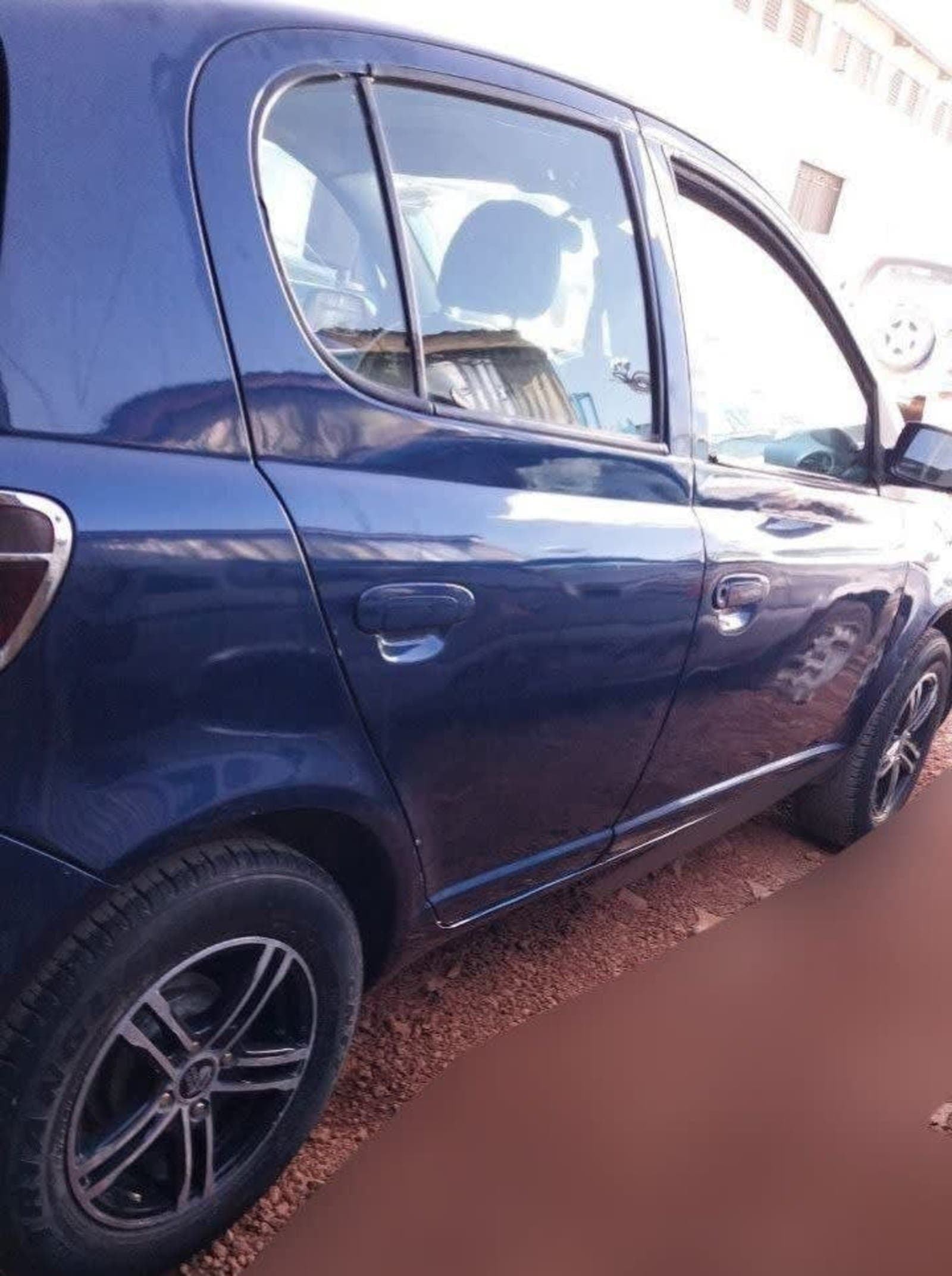 2000 Toyota Vitz — photo 4