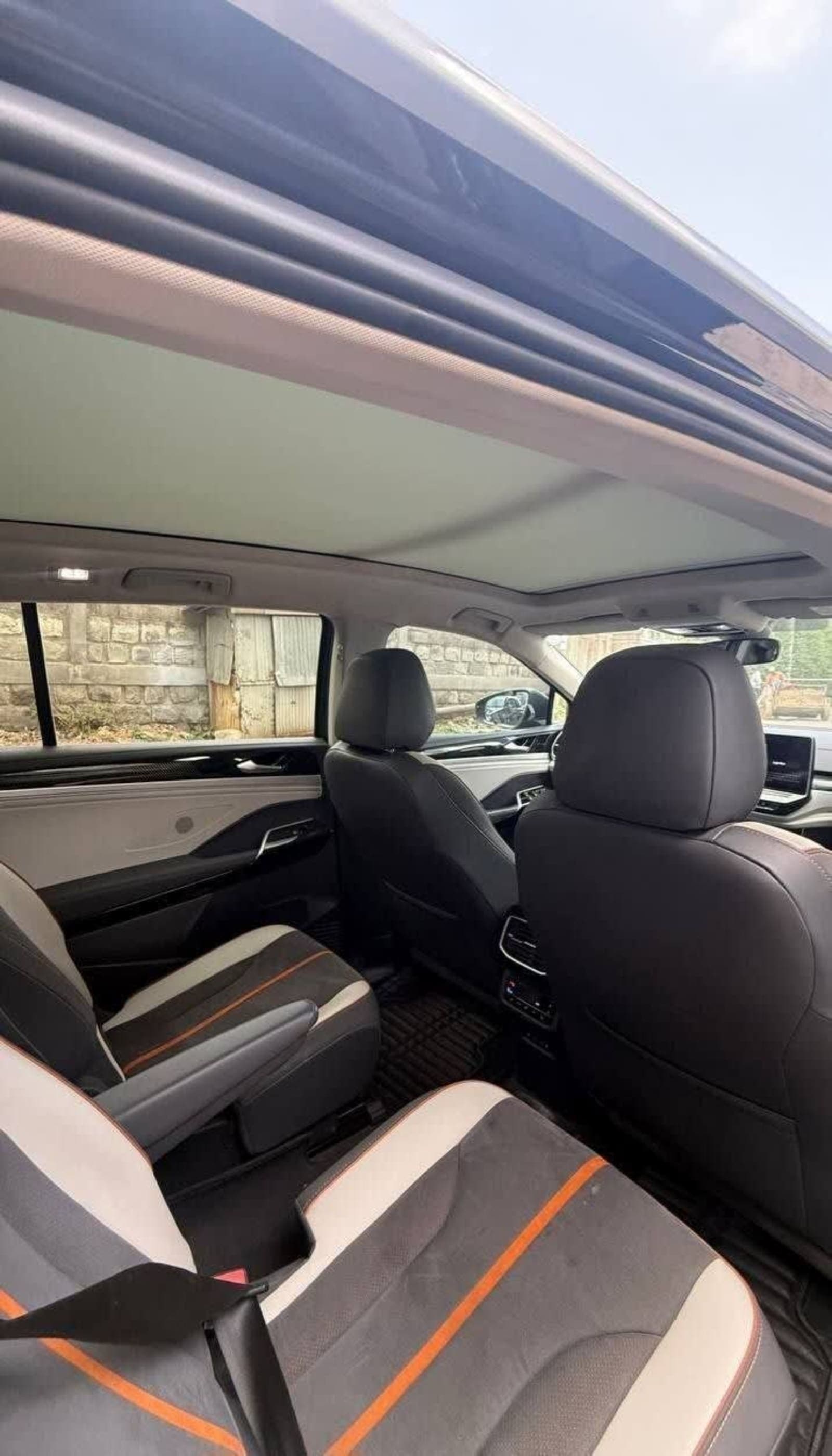 2022 VOLKSWAGEN ID.6 Crozz Pro EV — photo 2