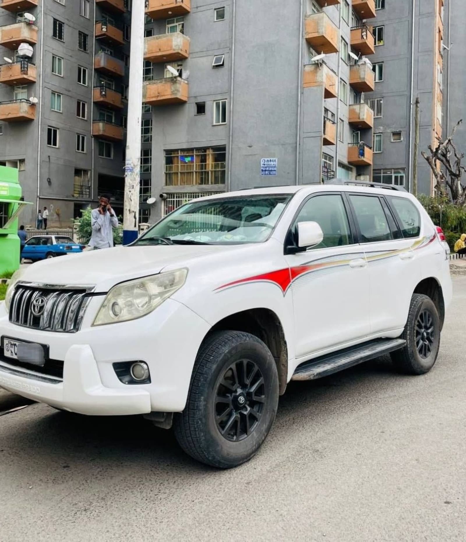 2012 Toyota Landcruiser Prado — photo 1