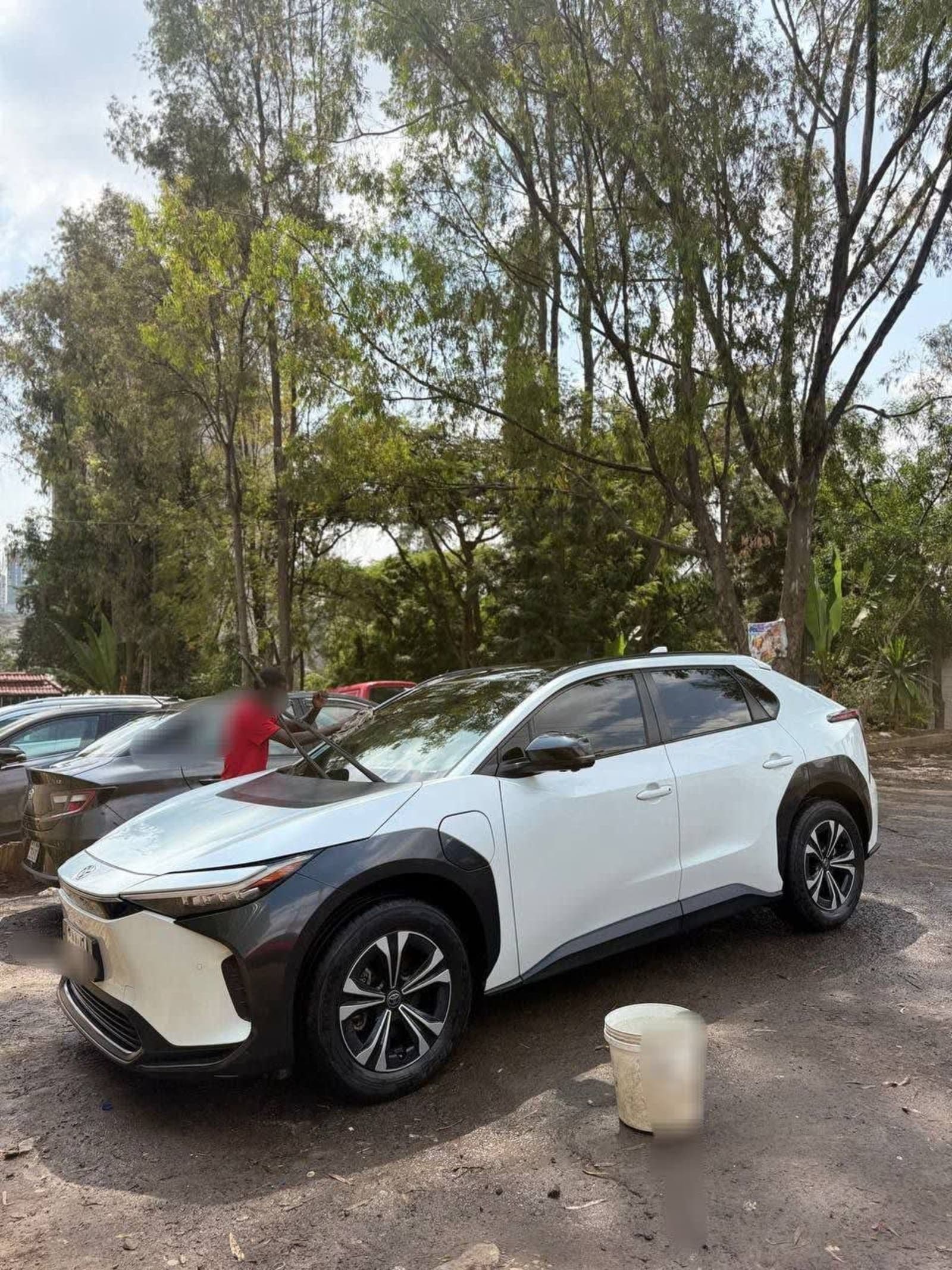 2023 Toyota BZ4X EV — photo 2