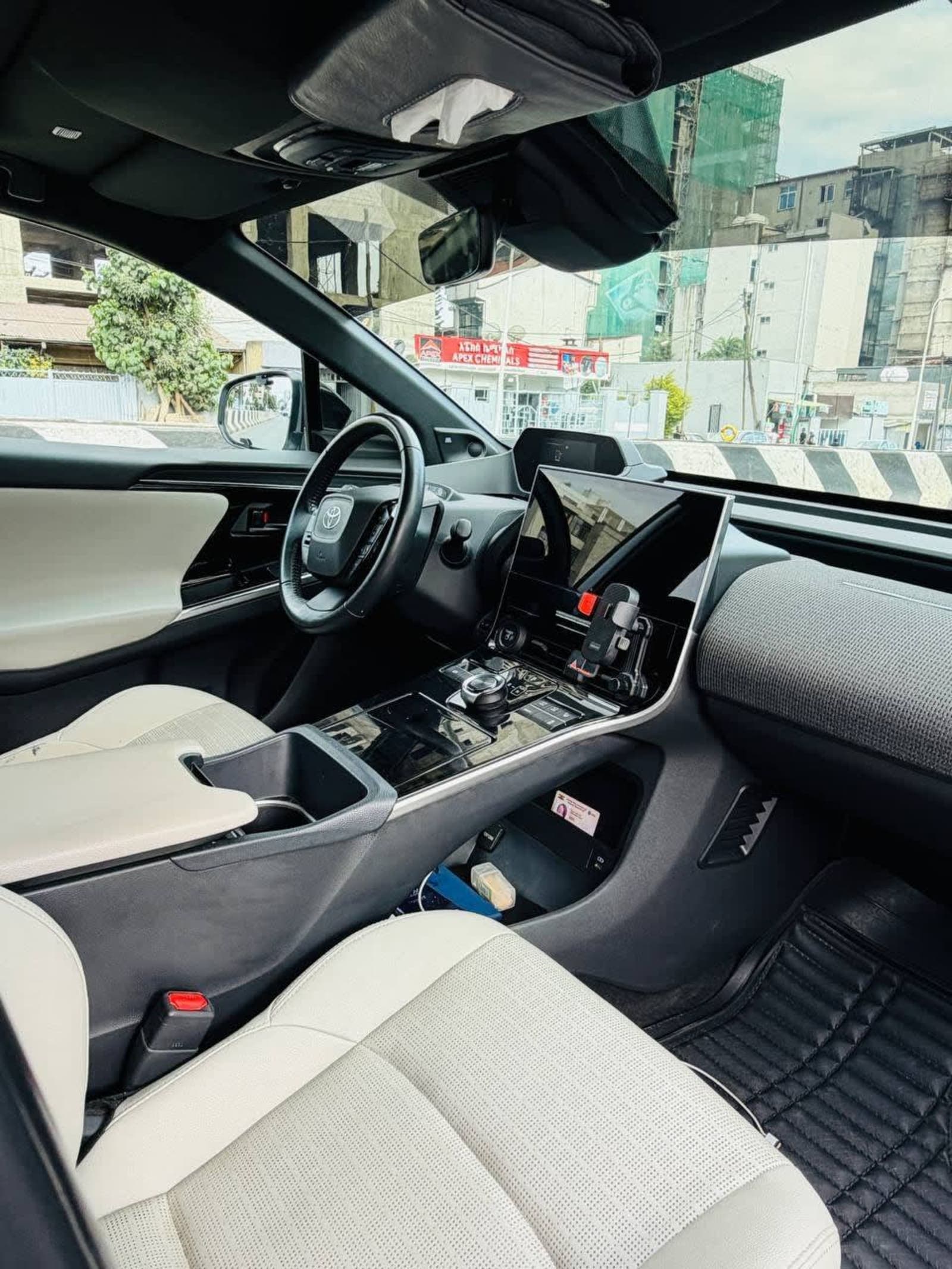 2023 Toyota BZ4X EV — photo 4