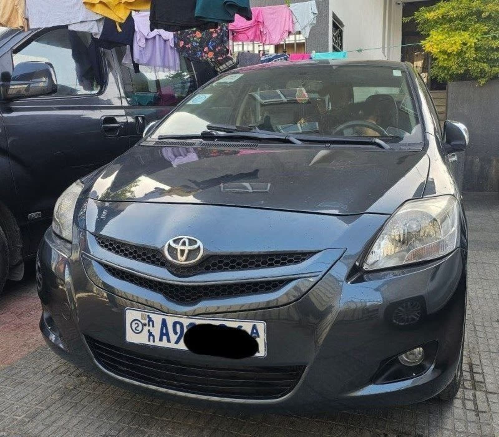 2008 Toyota Yaris Sedan — photo 1