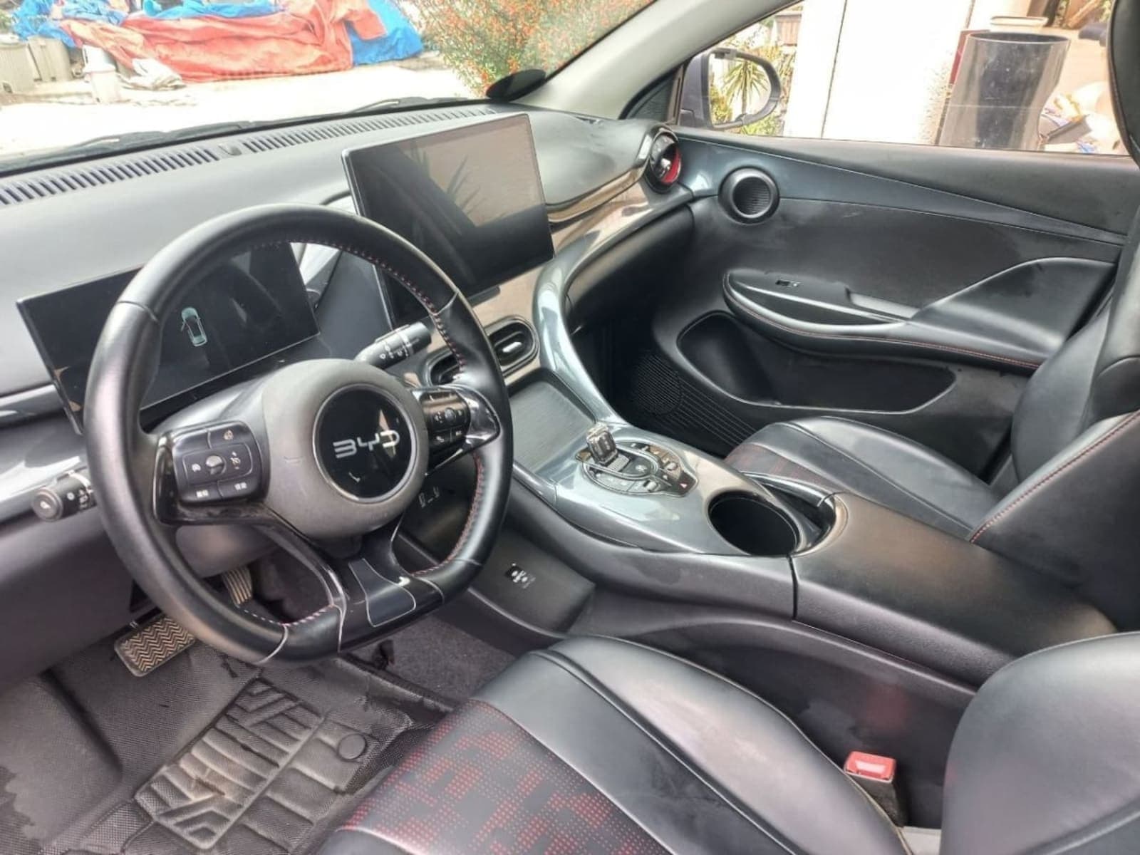 2025 BYD e2 — photo 1