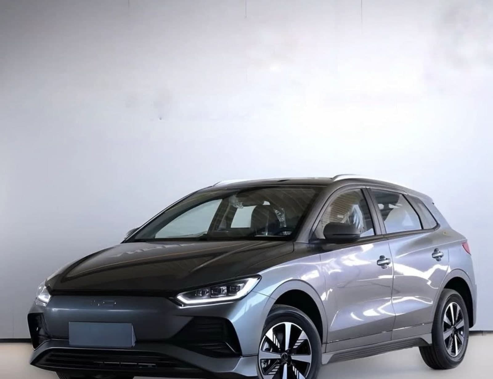 2025 BYD E2