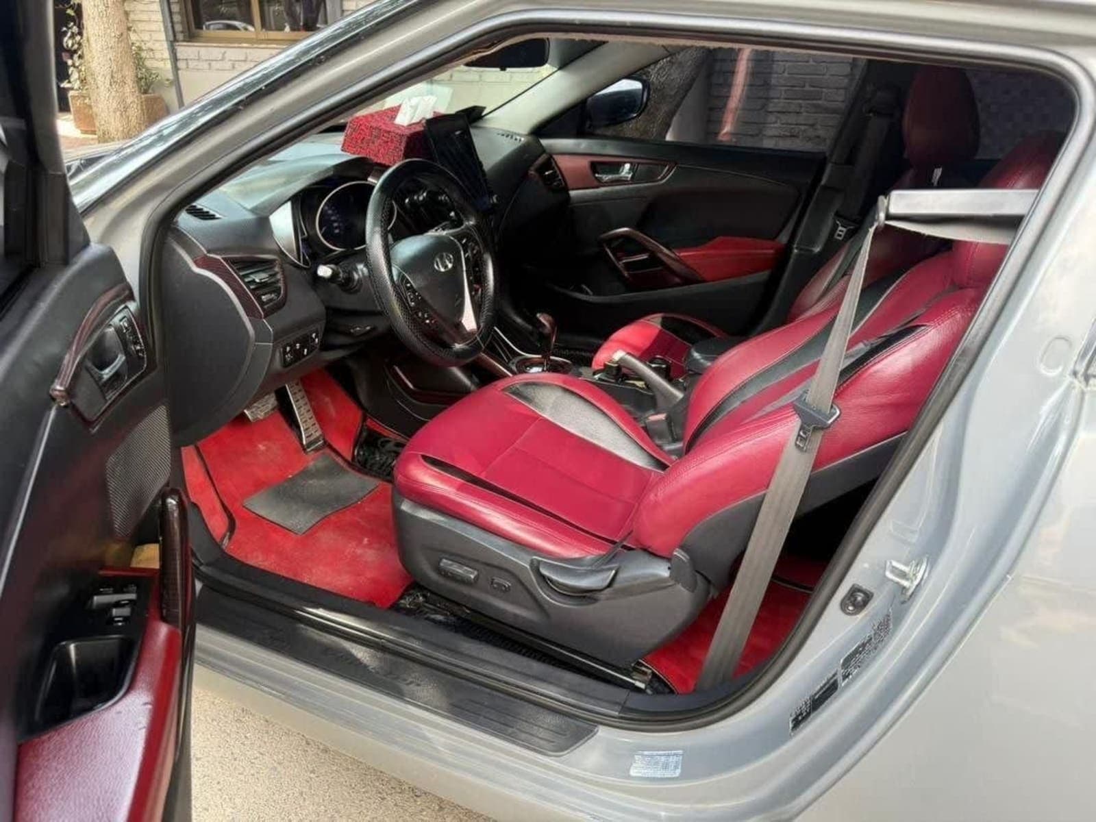 2013 Hyundai Veloster — photo 6