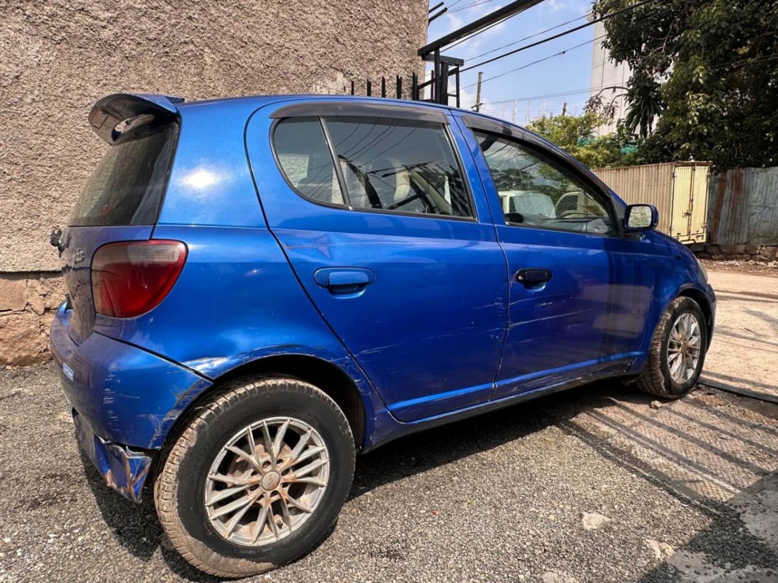 2001 Toyota Vitz — photo 4