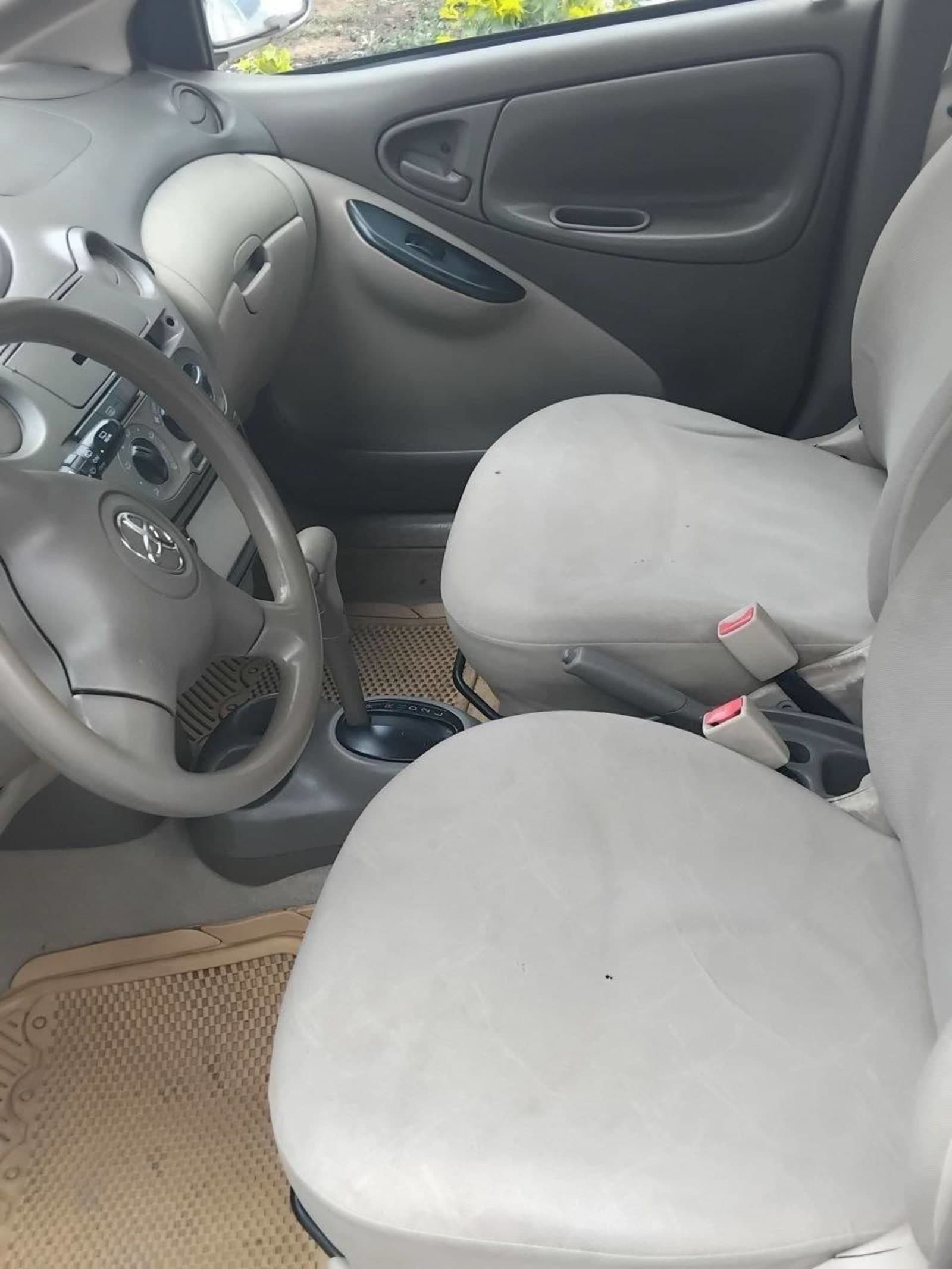2005 Toyota Platz — photo 3
