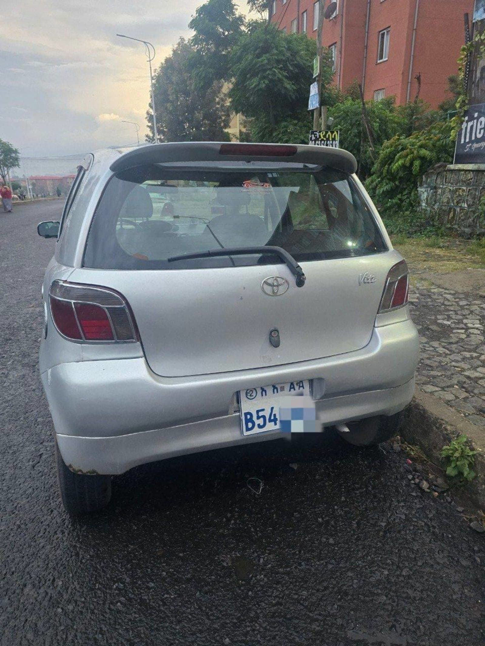 2001 Toyota Vitz — photo 1