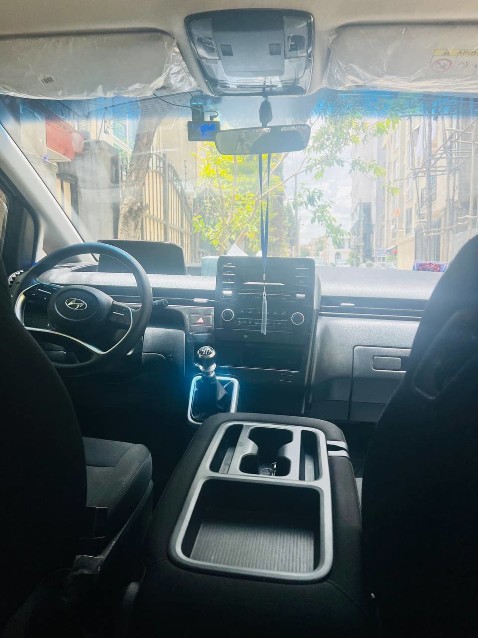 2023 Hyundai Staria — photo 5