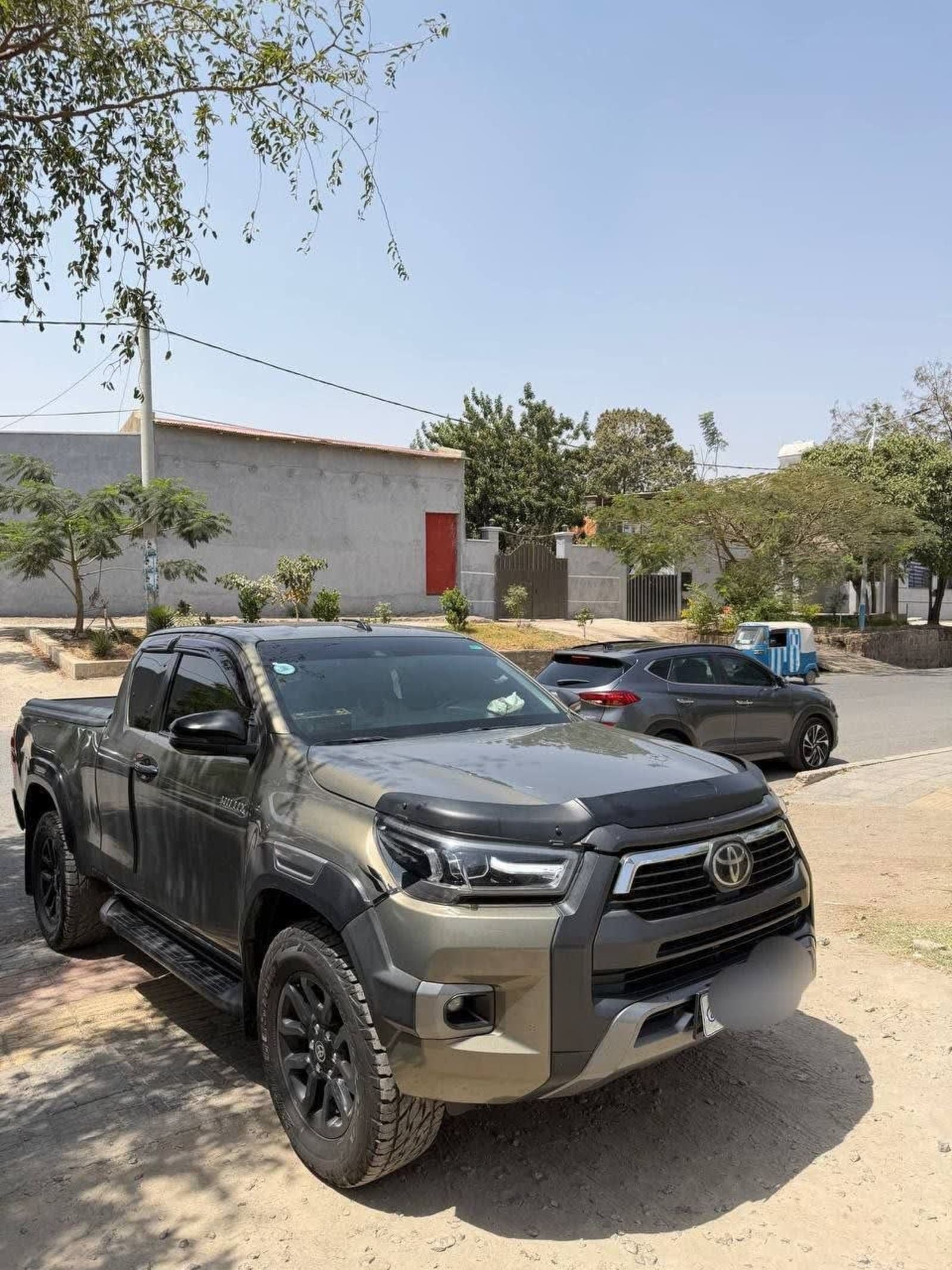 2021 Toyota Invincible King Cab — photo 3