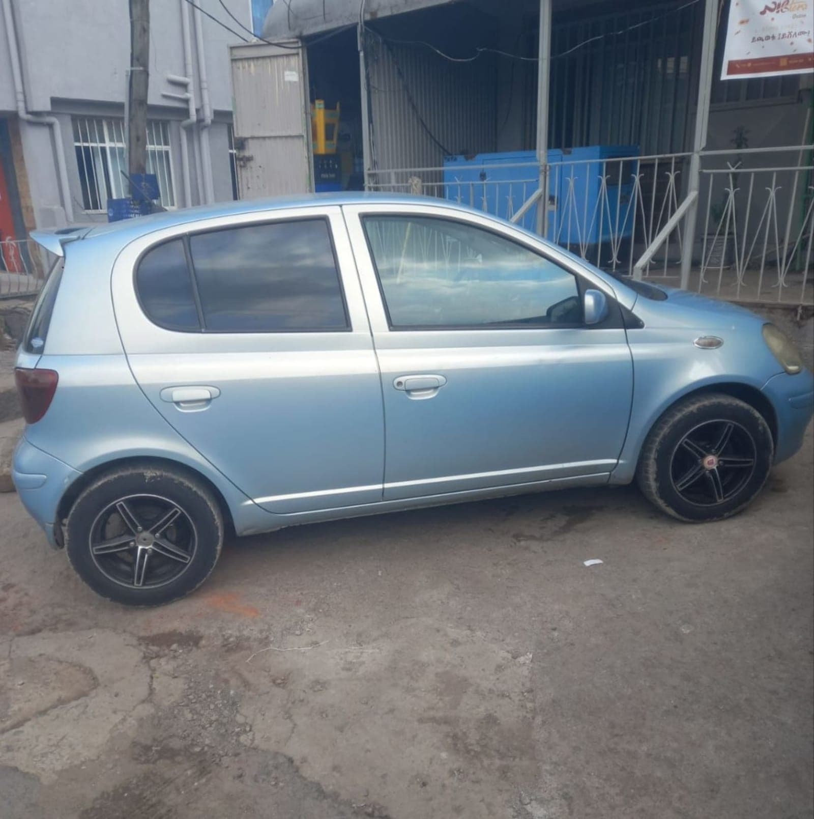 2003 Toyota Vitz — photo 3