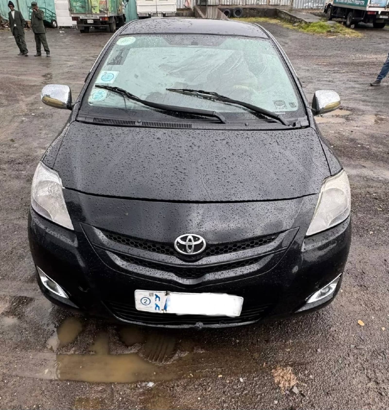 2008 Toyota Yaris sedan — photo 5