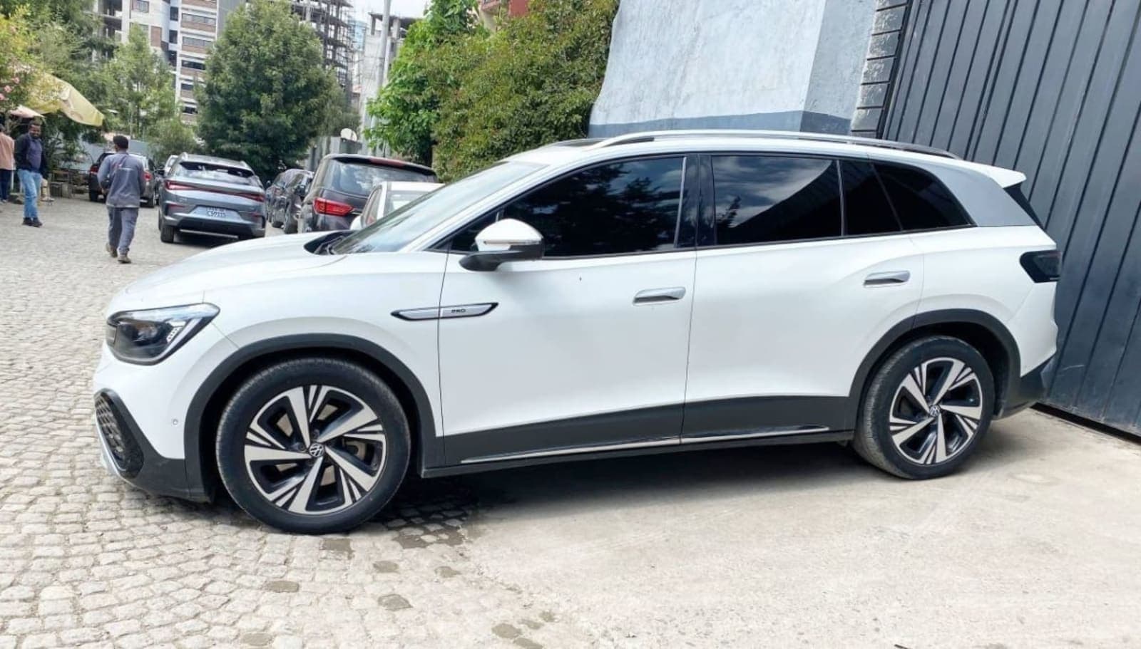 2023 Volkswagen ID.6 Crozz Pro — photo 1